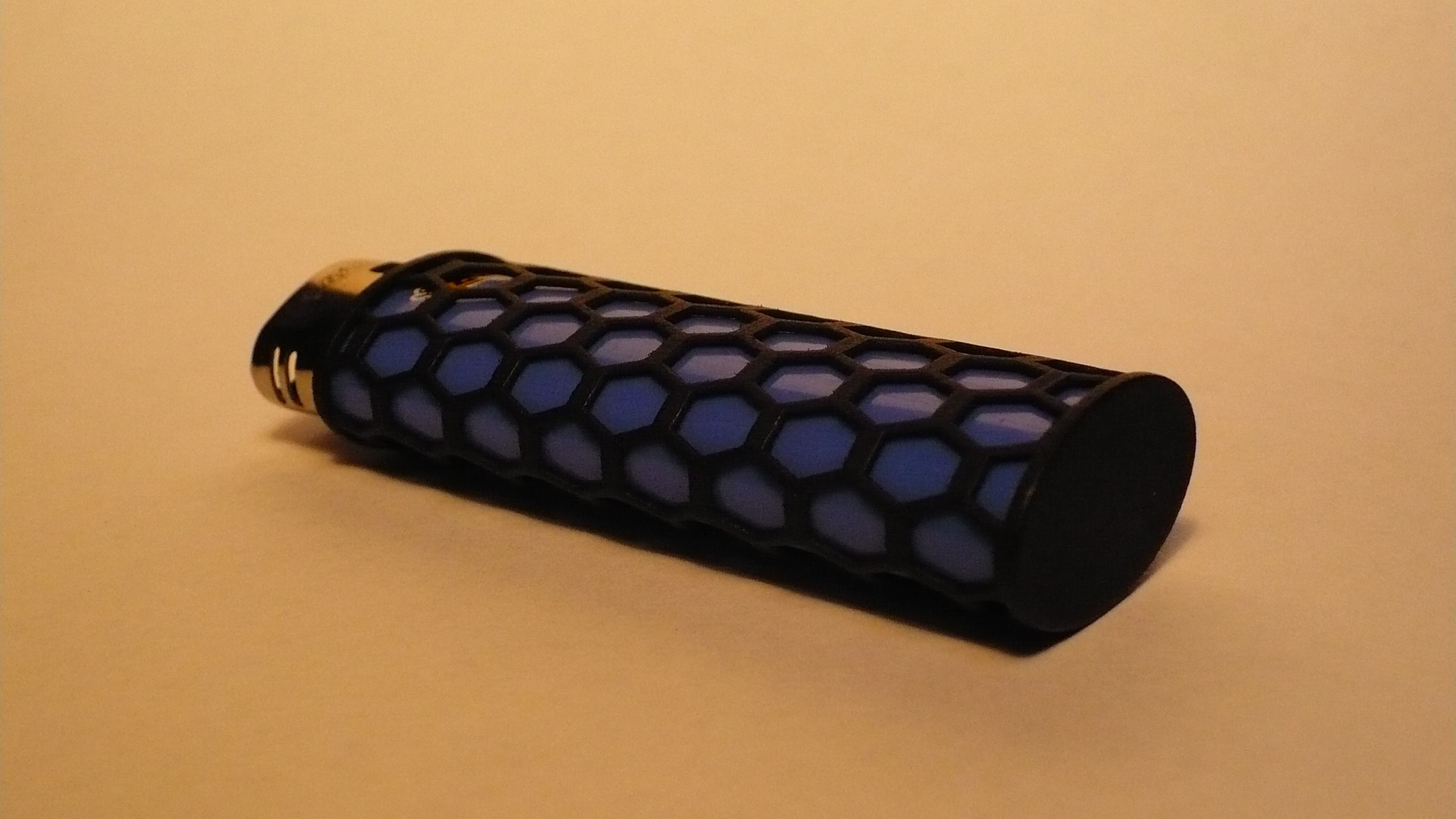 Hexagonal latice lighter case 3D Model 3D printable .stl ...
