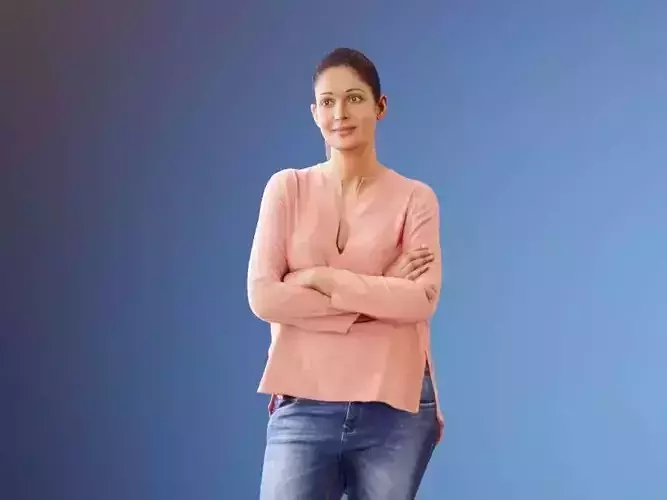 Amaya 10014 - Standing Casual Woman