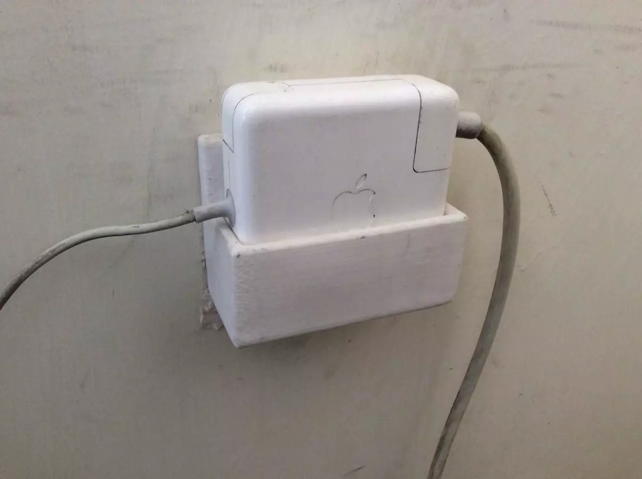 MacBook Pro Power Adapter Wall Mount for 61W and 87W versions 3D print model_0