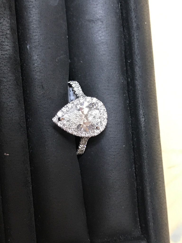 T-007-MRTY pear shaped diamond engagement ring set 3D print model_5