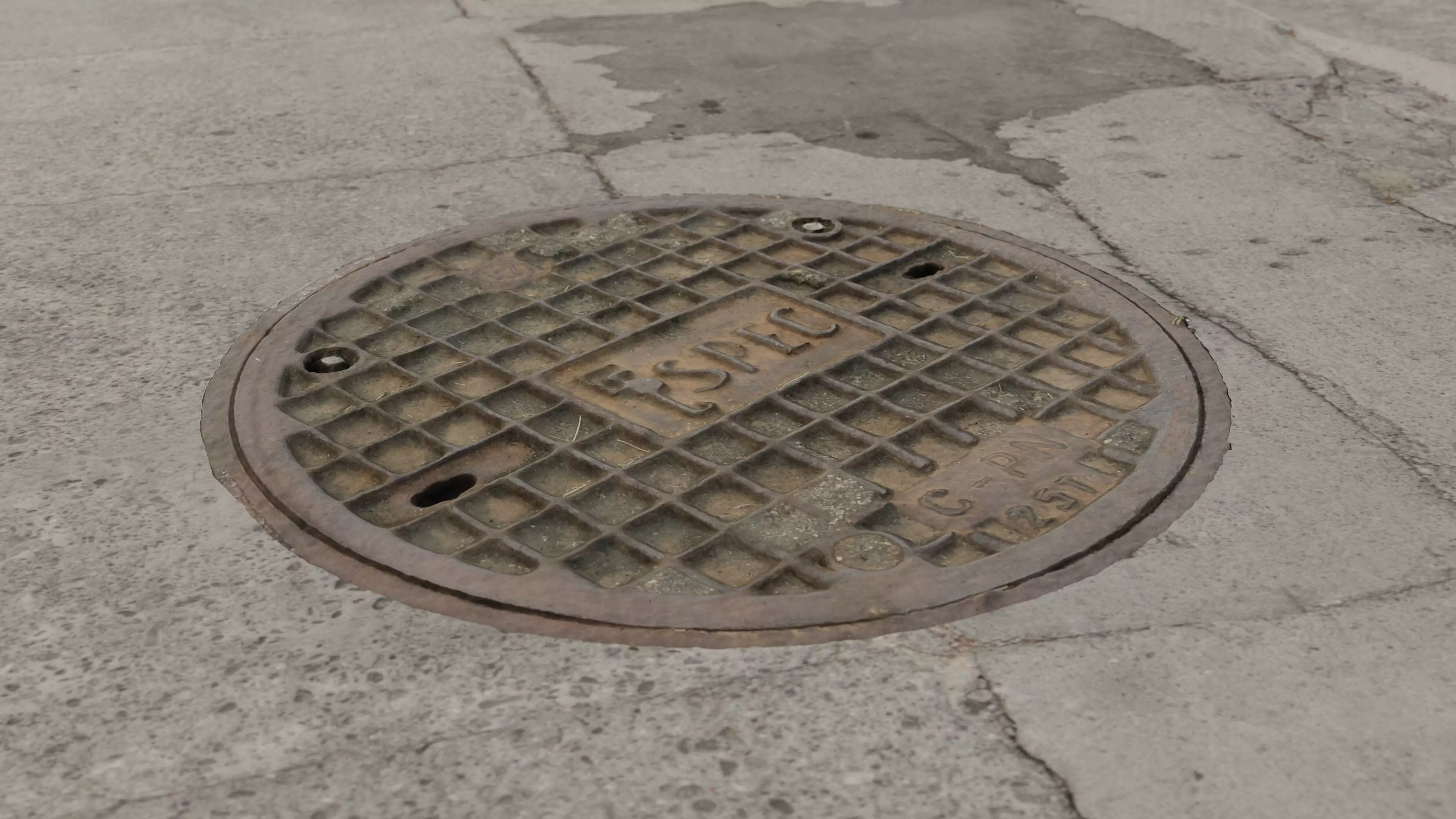 Street manhole scan Free low-poly 3D model