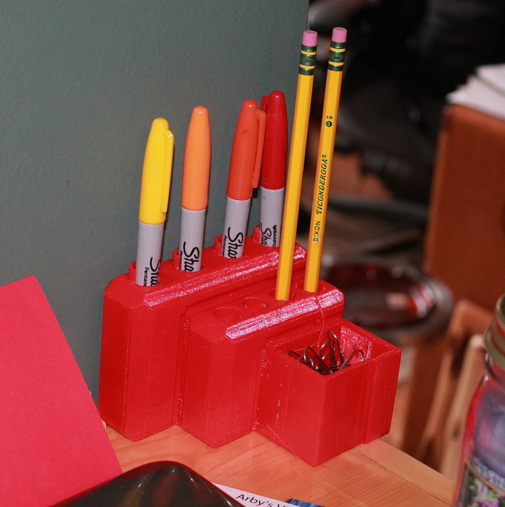 Pencil and Pen Holder Free 3D print model_1