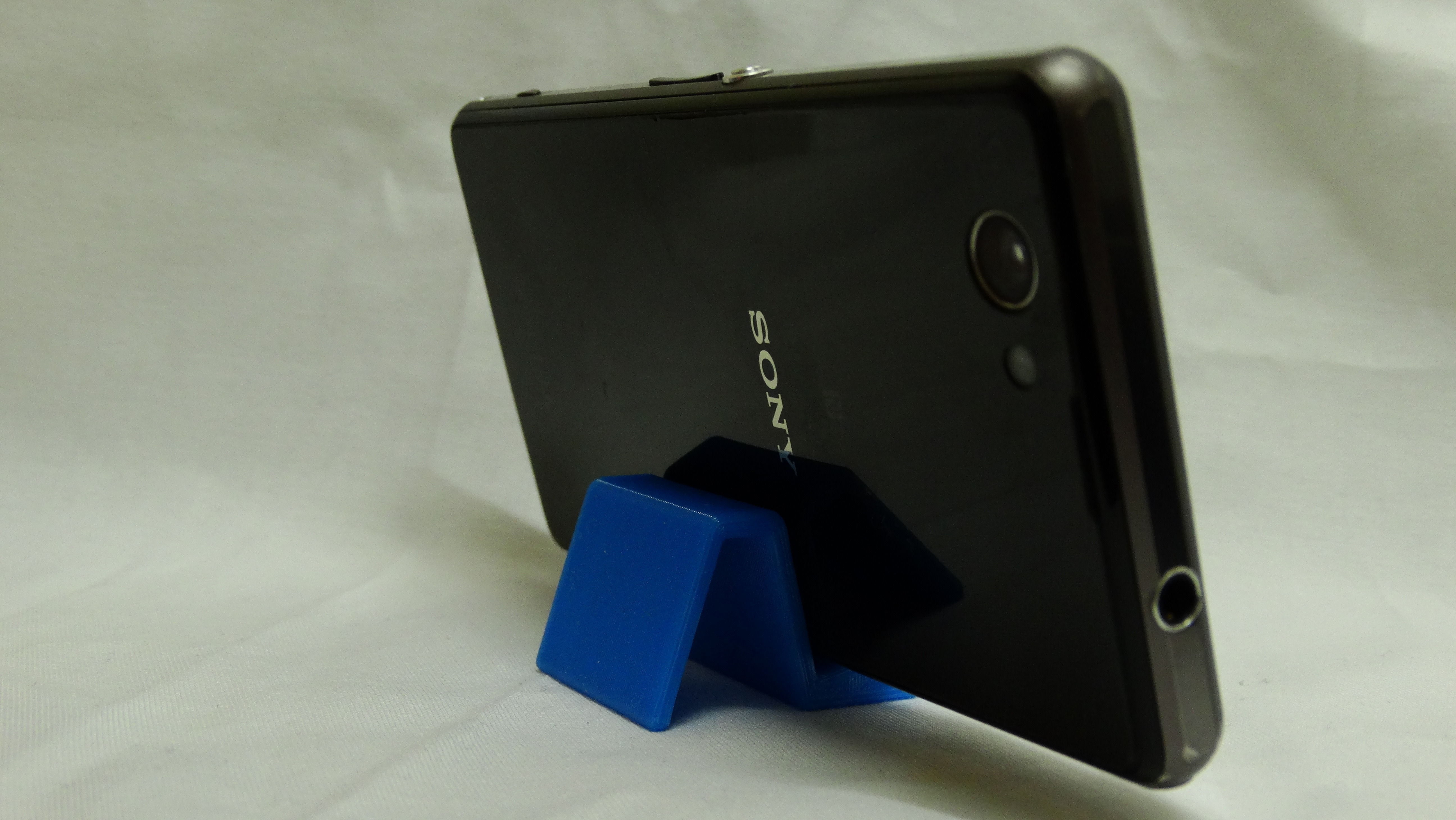 Worlds Smallest and Lightest Mobile Dock 3D print model_2