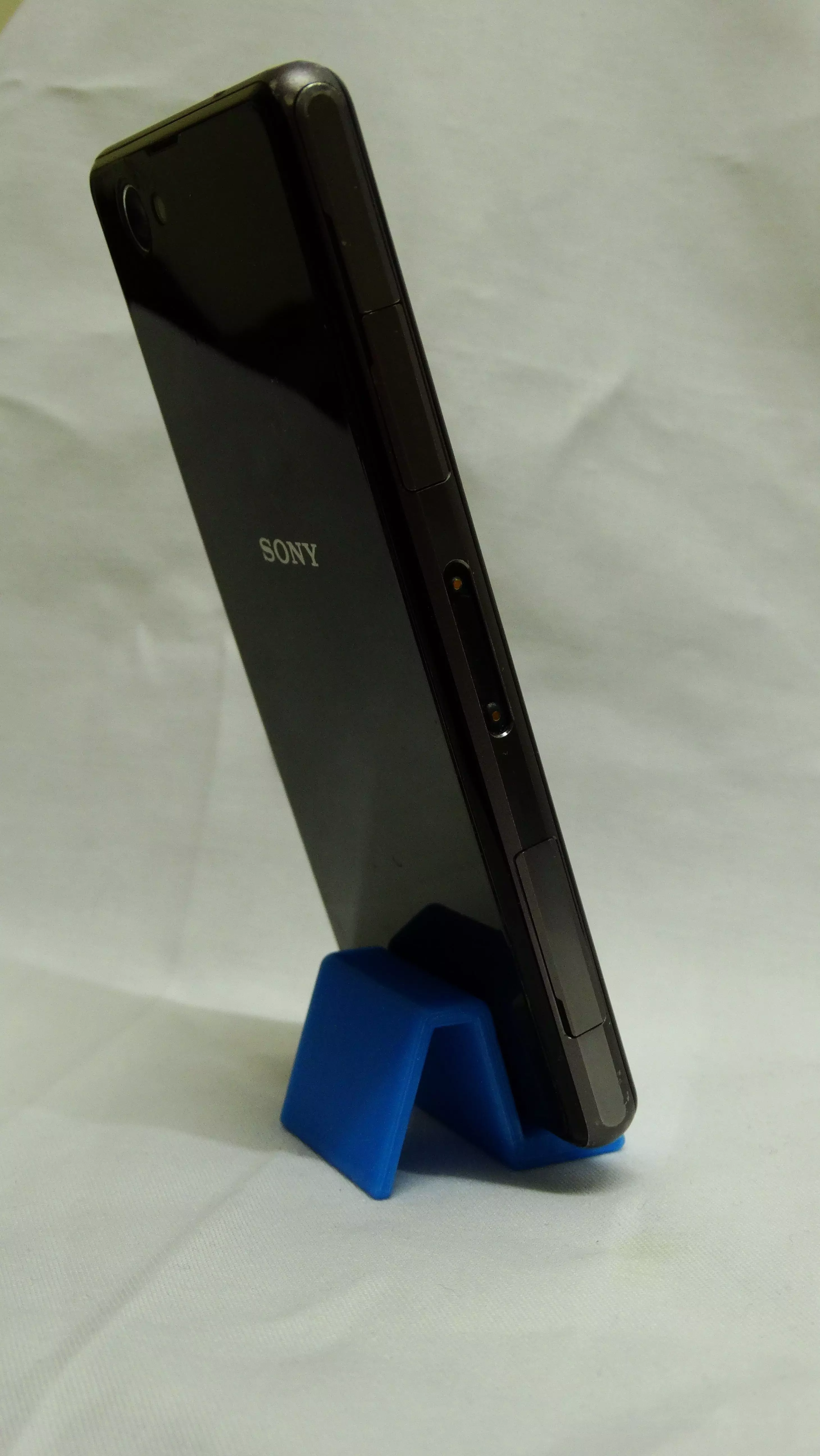 Worlds Smallest and Lightest Mobile Dock 3D print model_0