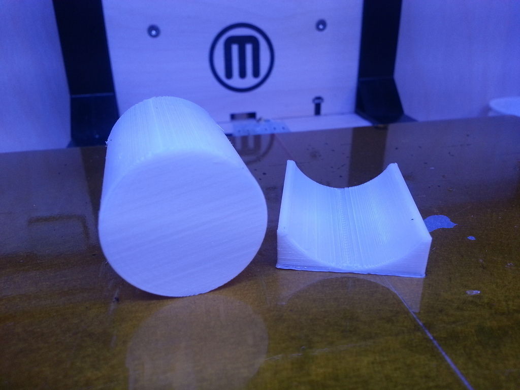 3Dprint a near perfect cylinder lying down Free 3D print model_4