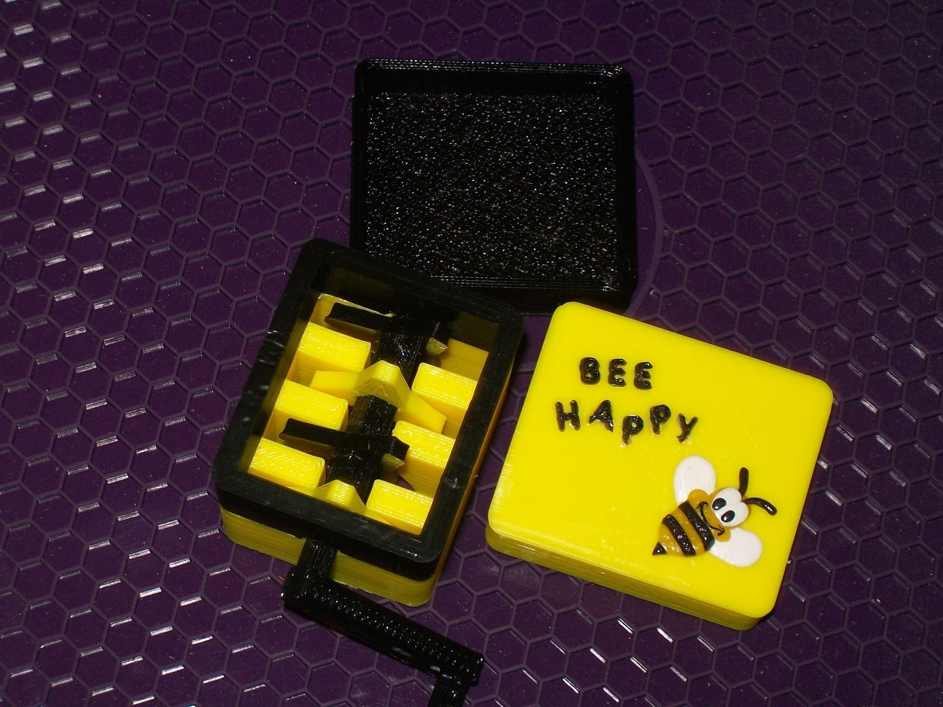grinder a manivelle perso bee happy 3D print model_2