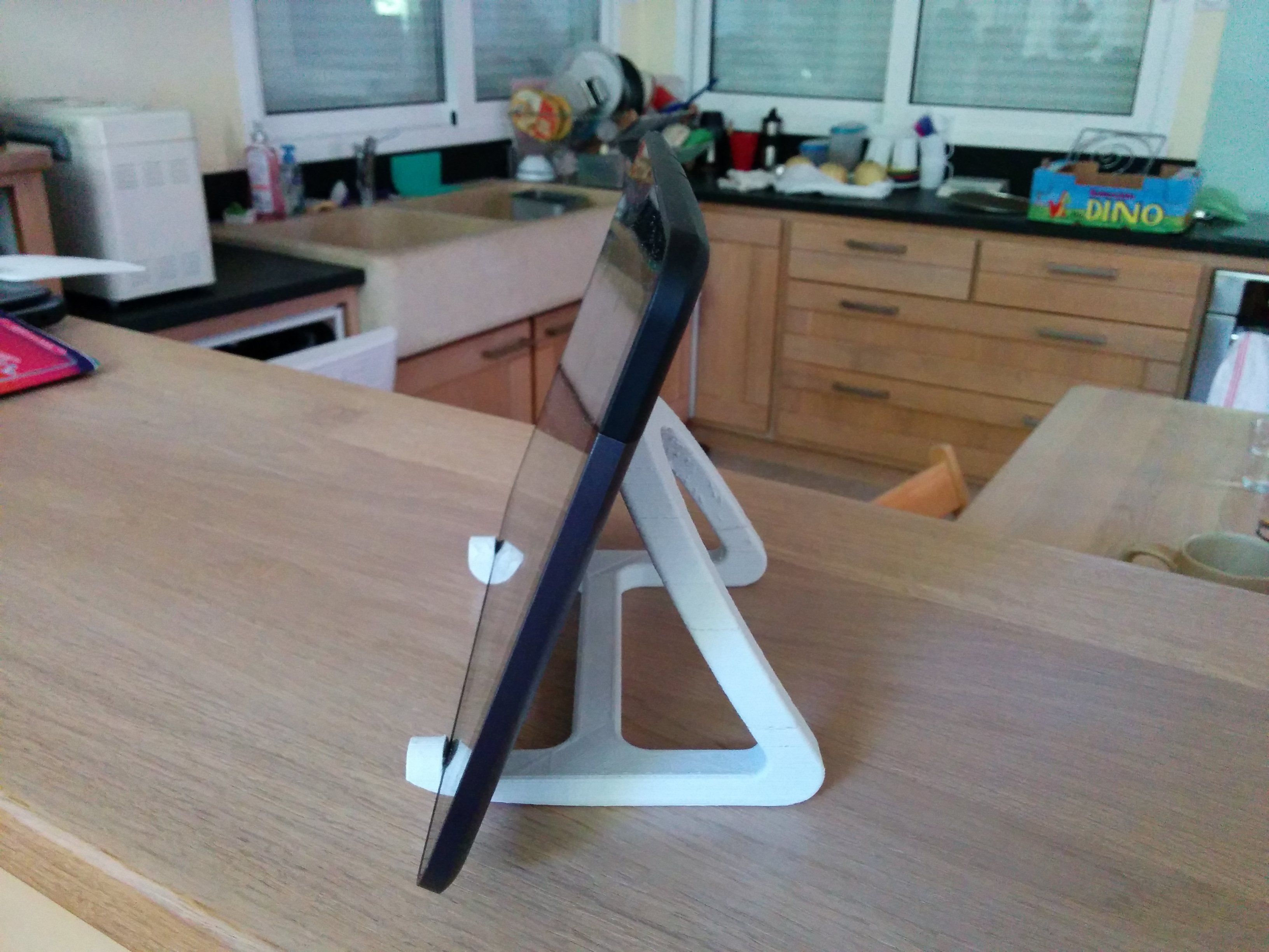 Tablet stand Free 3D print model_1