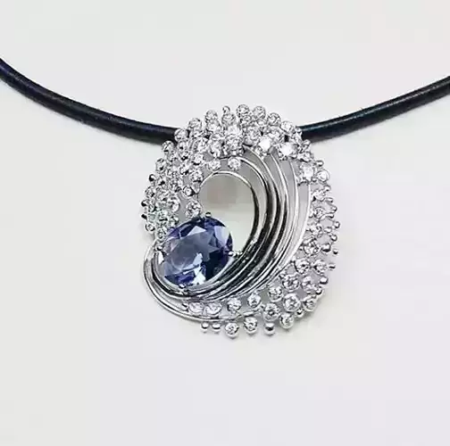Wave pendant with dimonds