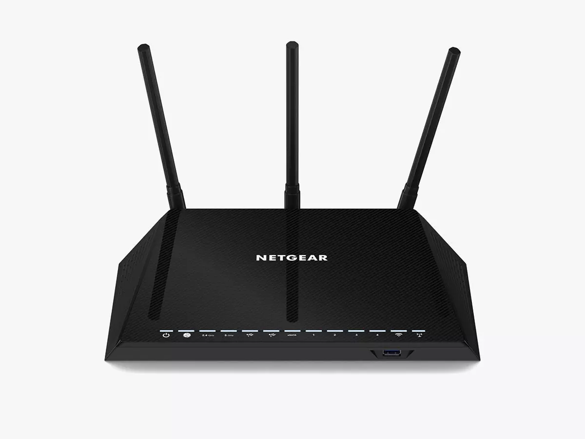 NETGEAR R6700 Nighthawk AC1750 Smart WiFi Router  Ethernet 3D model_0