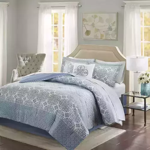 Wedgewood Complete Comforter and Cotton Sheet Set 3D model
