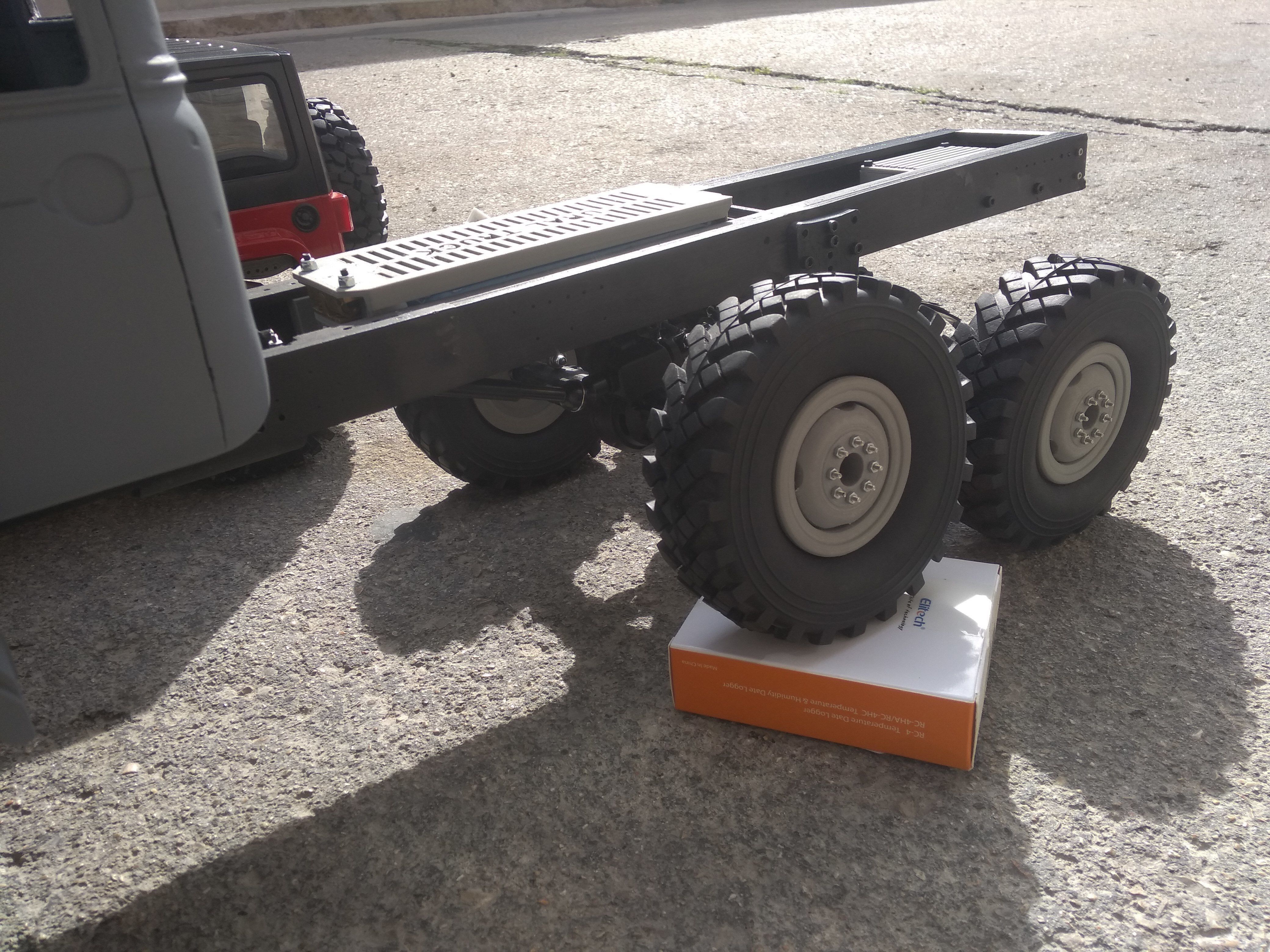 Crawler chasis 6x6 Ural rc truck 3D print model_21