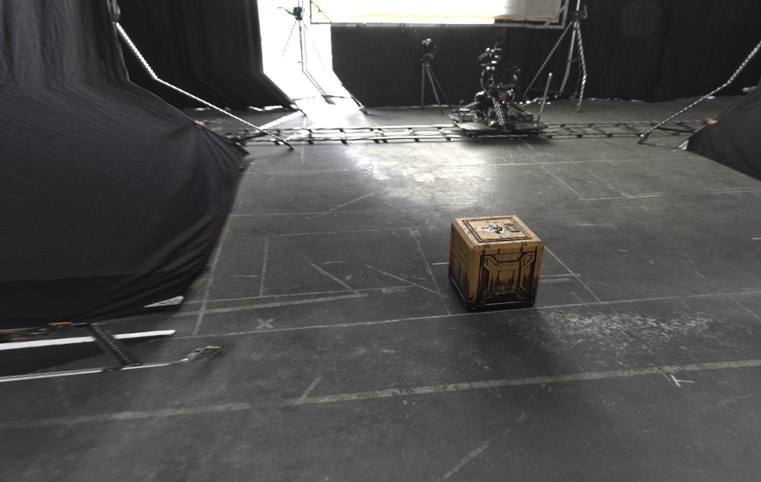 Sci-Fi Crate Box - Rusty GameReady  Low-poly 3D model_1