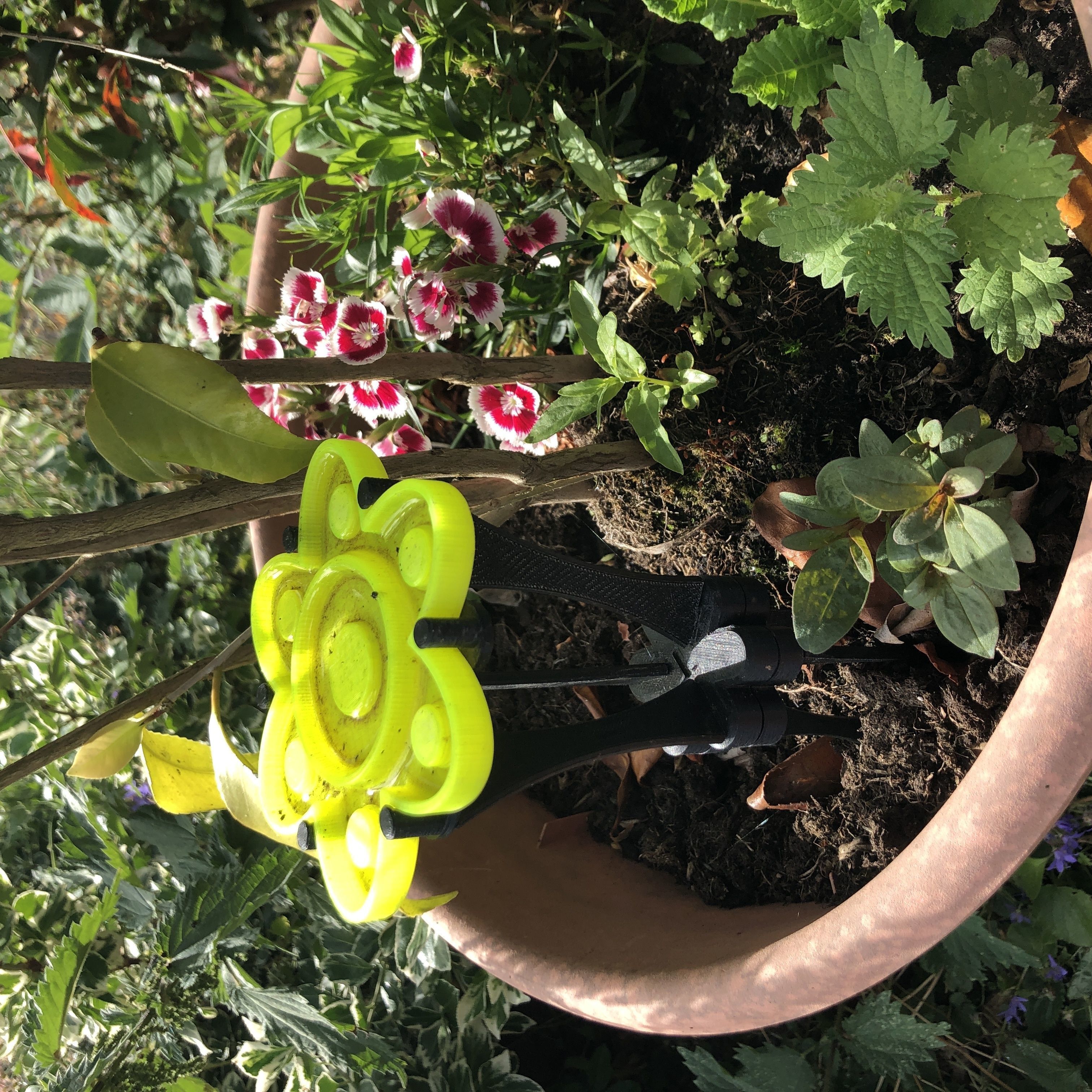 The BeeBar Bee Feeder and Accessories 3D print model_9