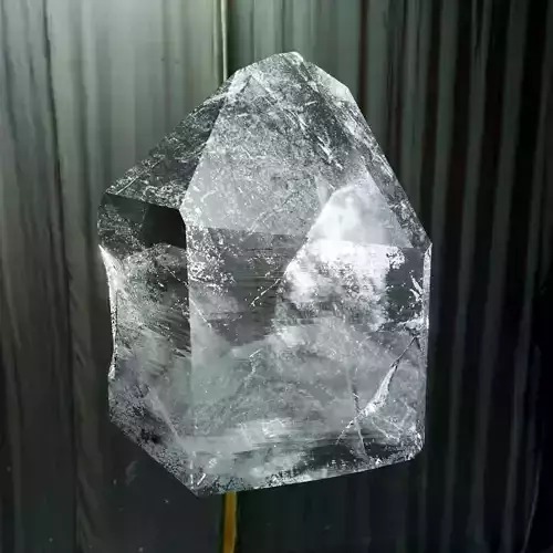 Small fractured quartz crystal  Low-poly 3D model