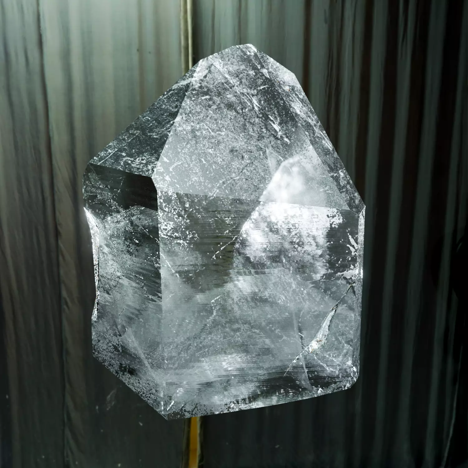 Small fractured quartz crystal Low-poly 3D model_0