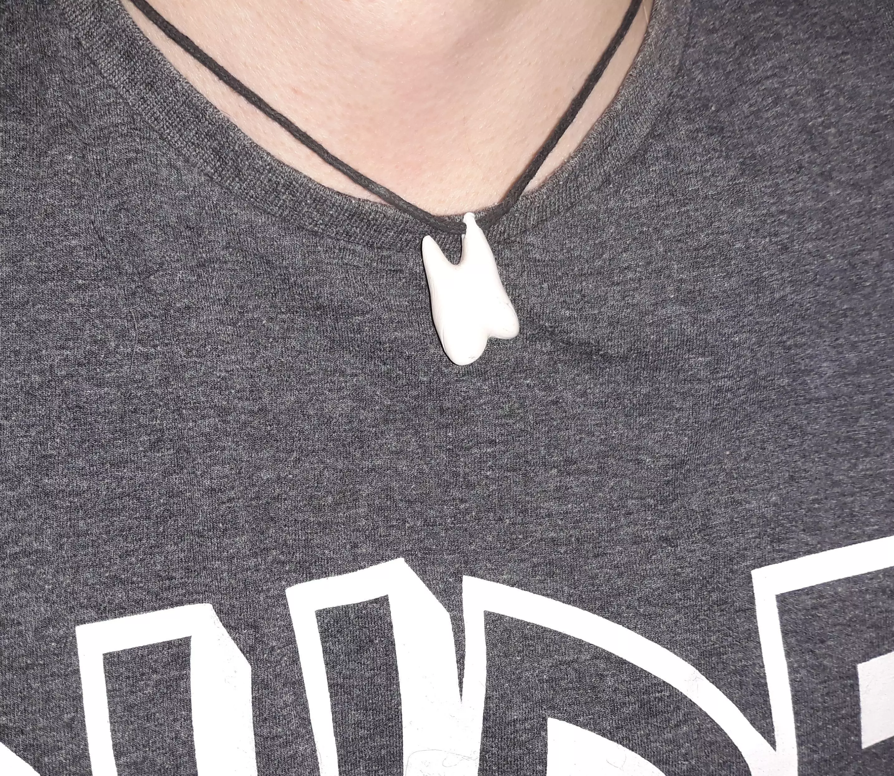 Tooth Necklace 3D print model_0