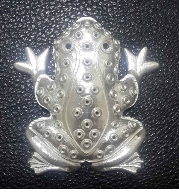 necklace frog with holes 3D print model_4