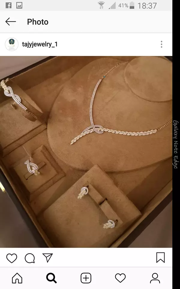 set gerdan diamond jewellery in box 3D print model_0