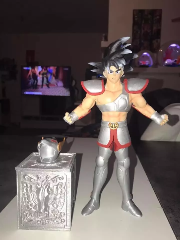 Goku saint seiya vs dbz 25cm 3D print model