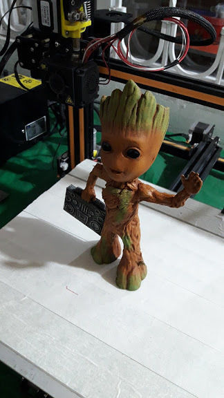 Groot con grabadora  STL - planter for 3d printing  3D model_1