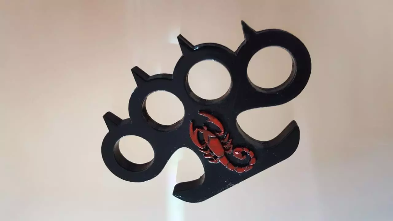 Knuckel Duster with scorpion  3D print model_0