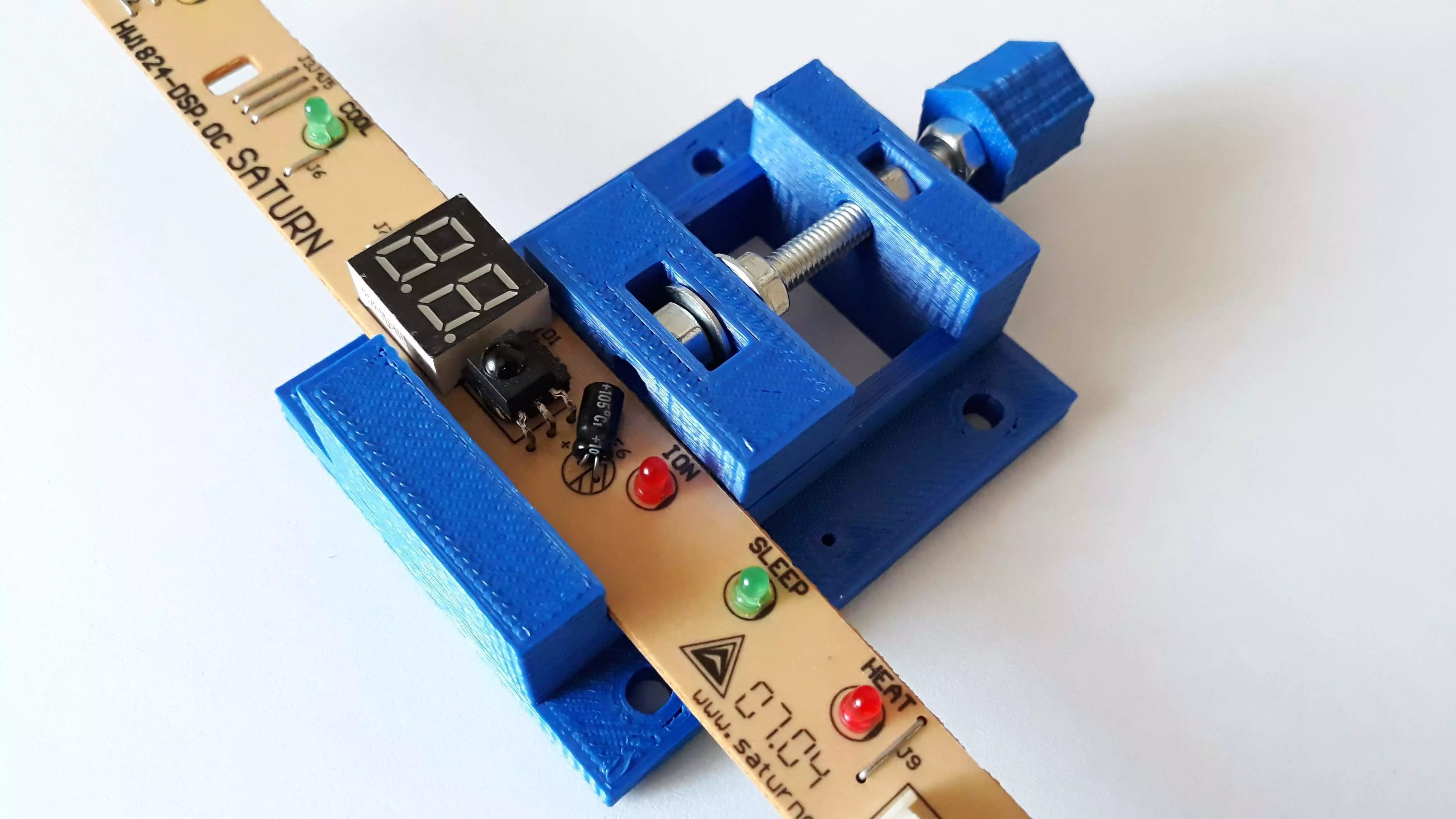 STEP BY STEP INSTRUCTIONS HOW TO DOWNLOAD AND 3D PRINT A VISE 3D print model_0