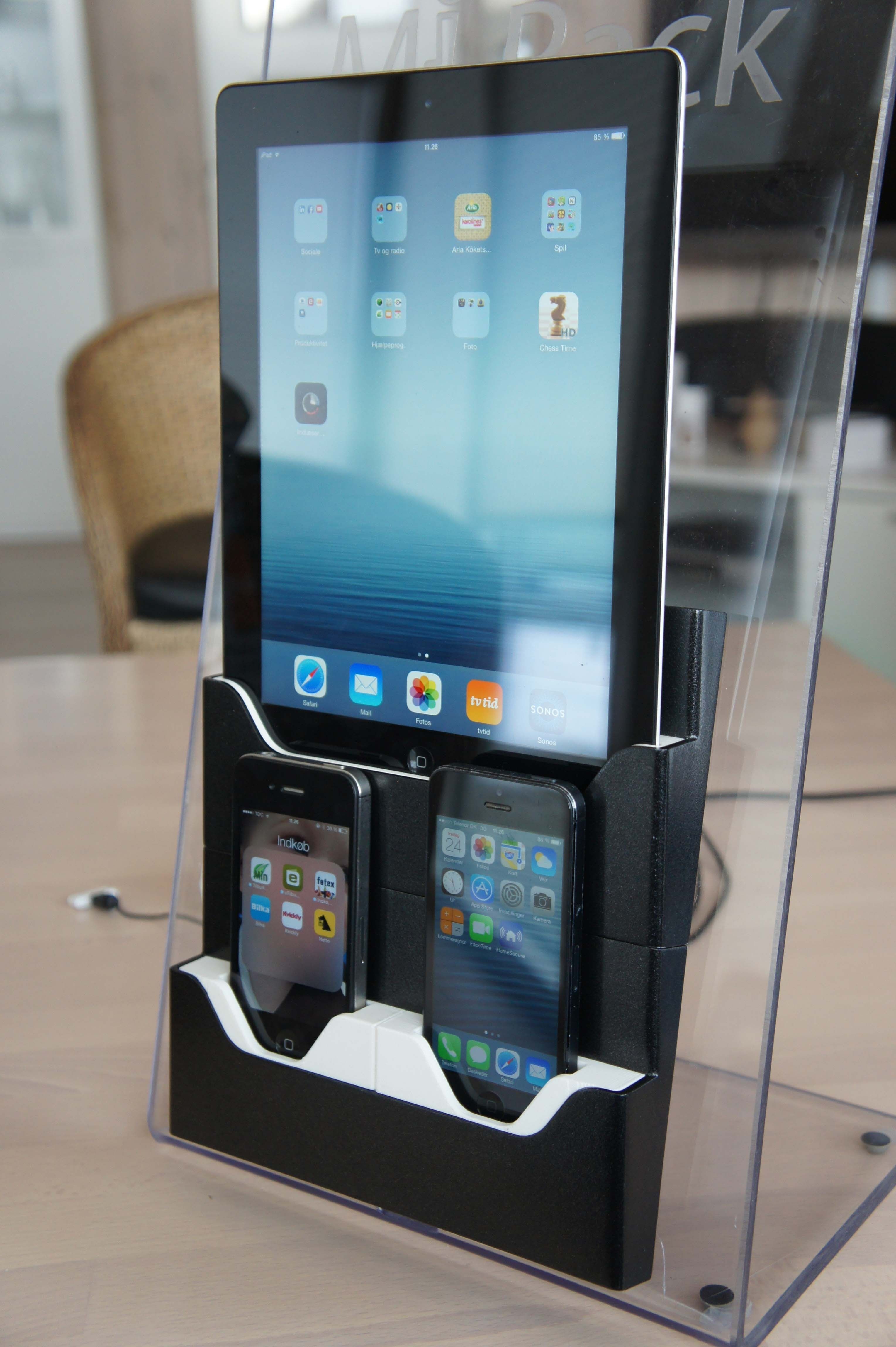 Rack for iPhones and iPads Free 3D print model_3