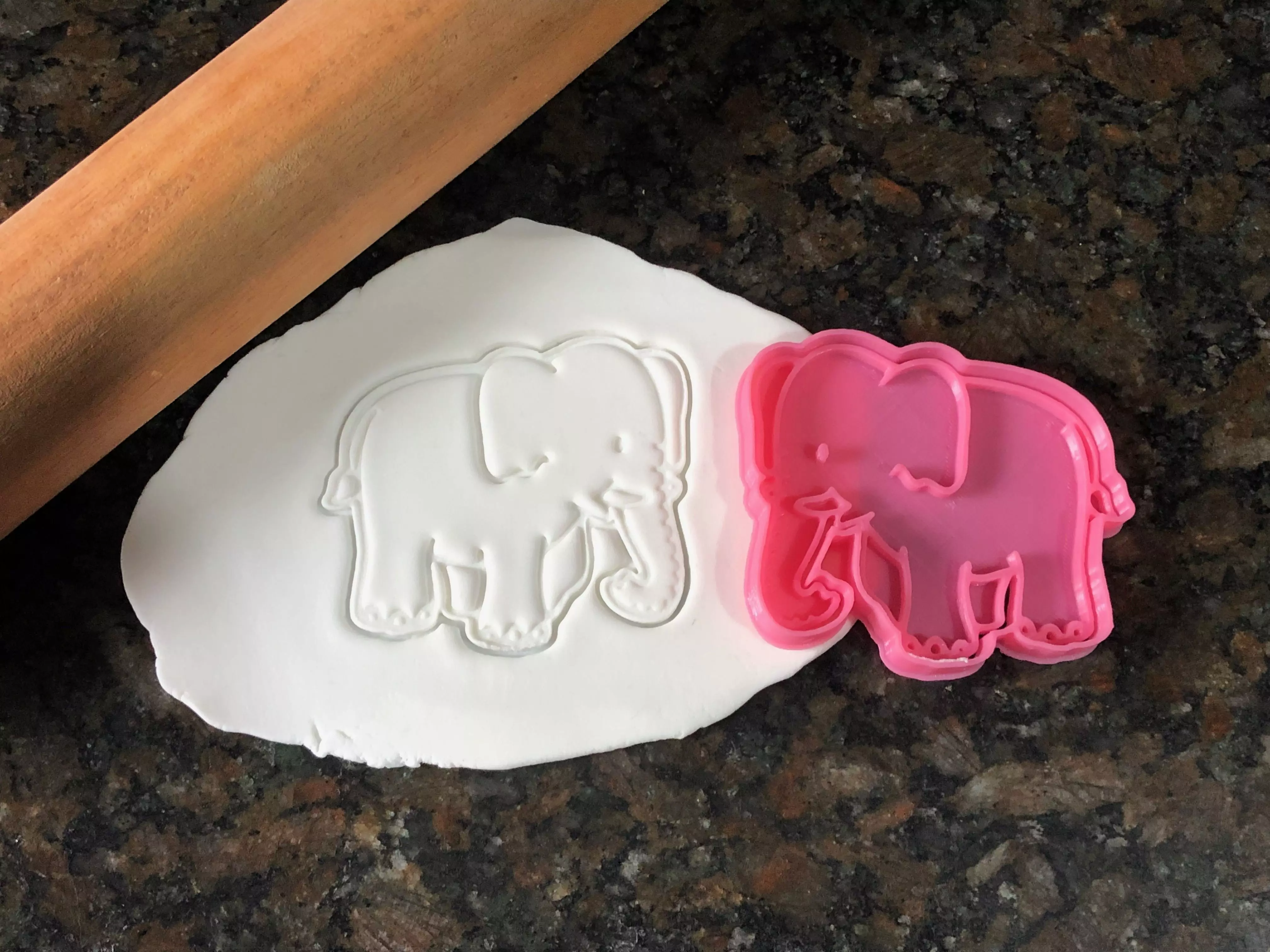 Elephant cookie cutter 3D print model_0