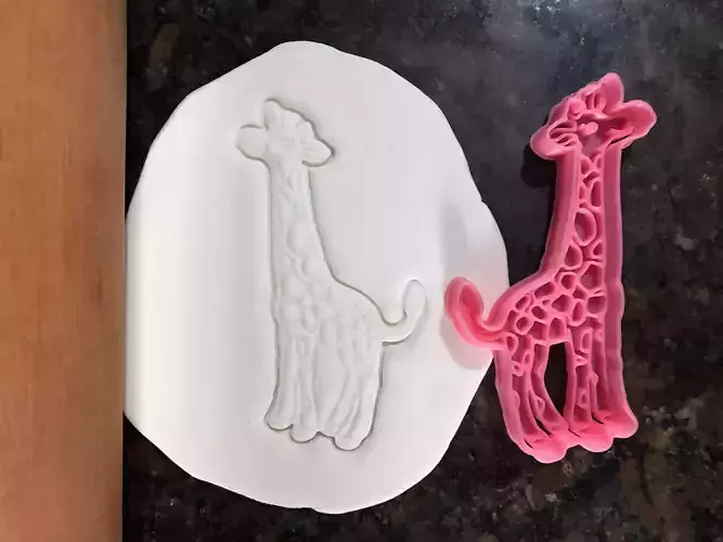 Giraffe cookie cutter