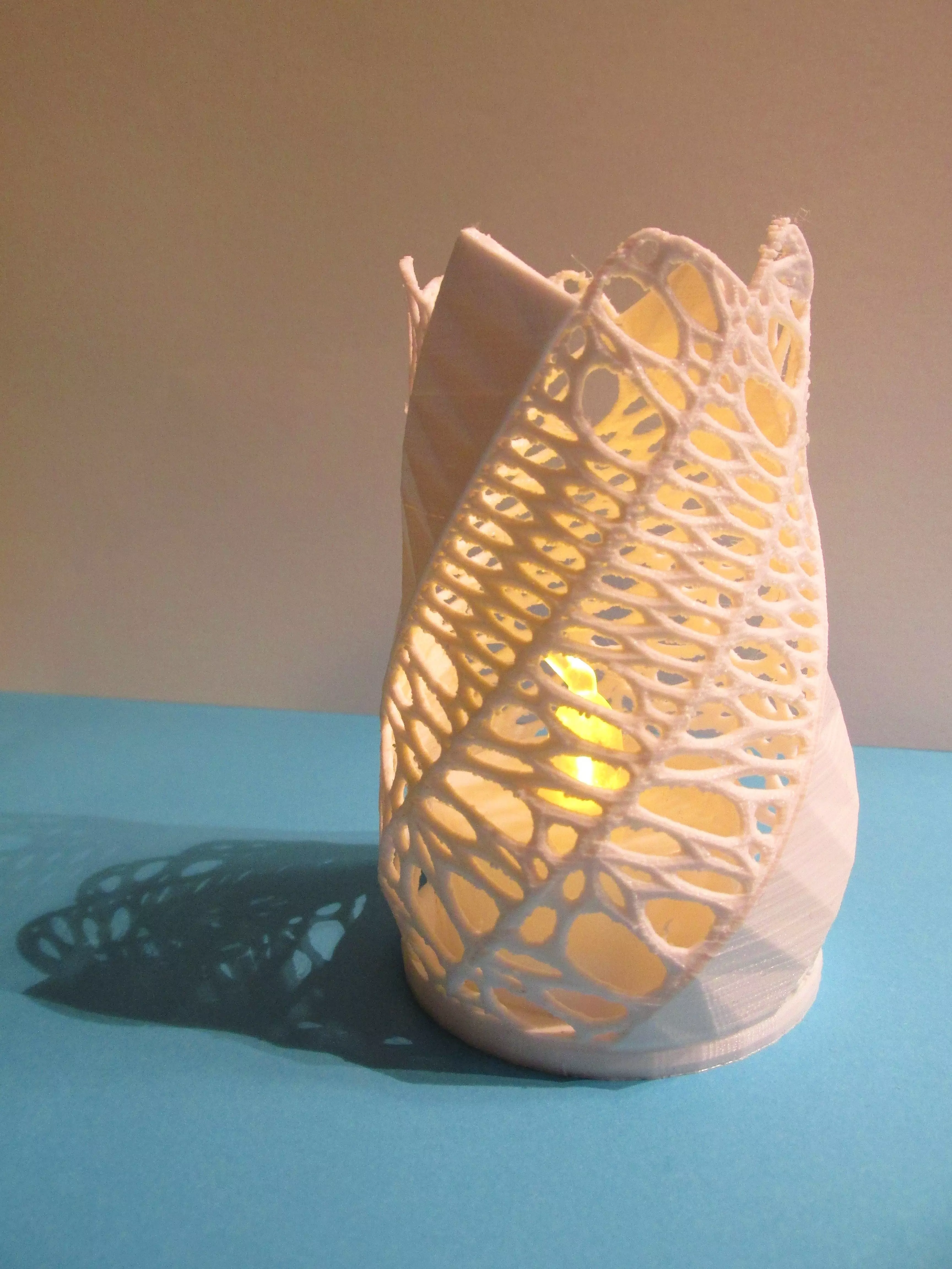 Elegant Twisty Candle Light Stand Tealight with Voronoi pattern 3D print model_0