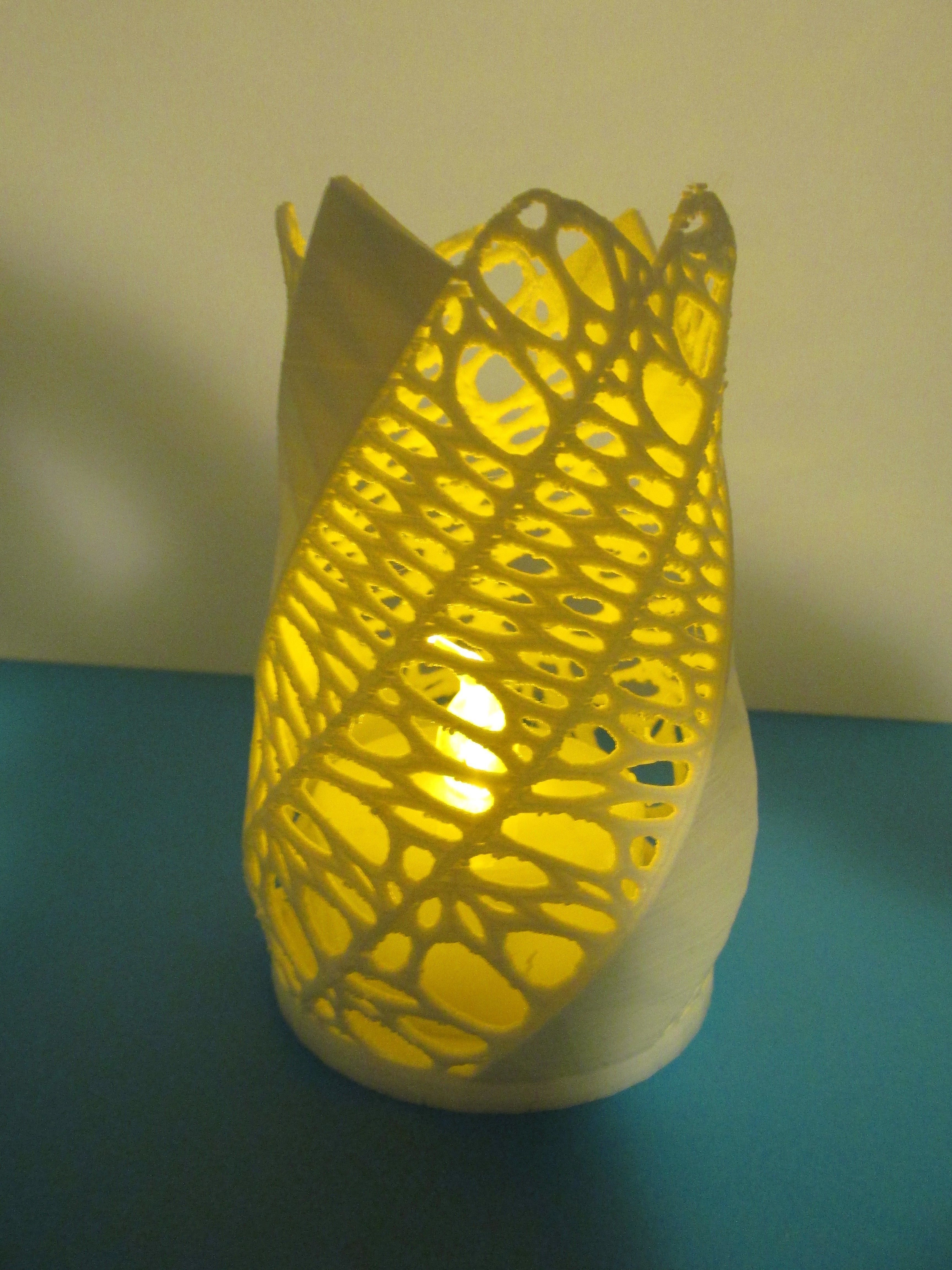 Elegant Twisty Candle Light Stand Tealight with Voronoi pattern 3D print model_1