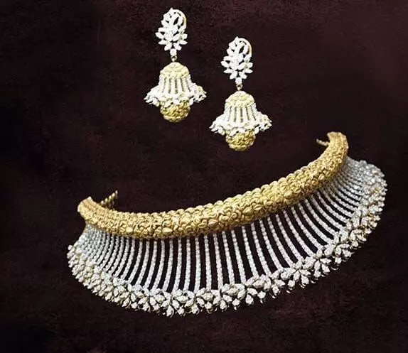 Necklace gold and diamond set 3D print model_0