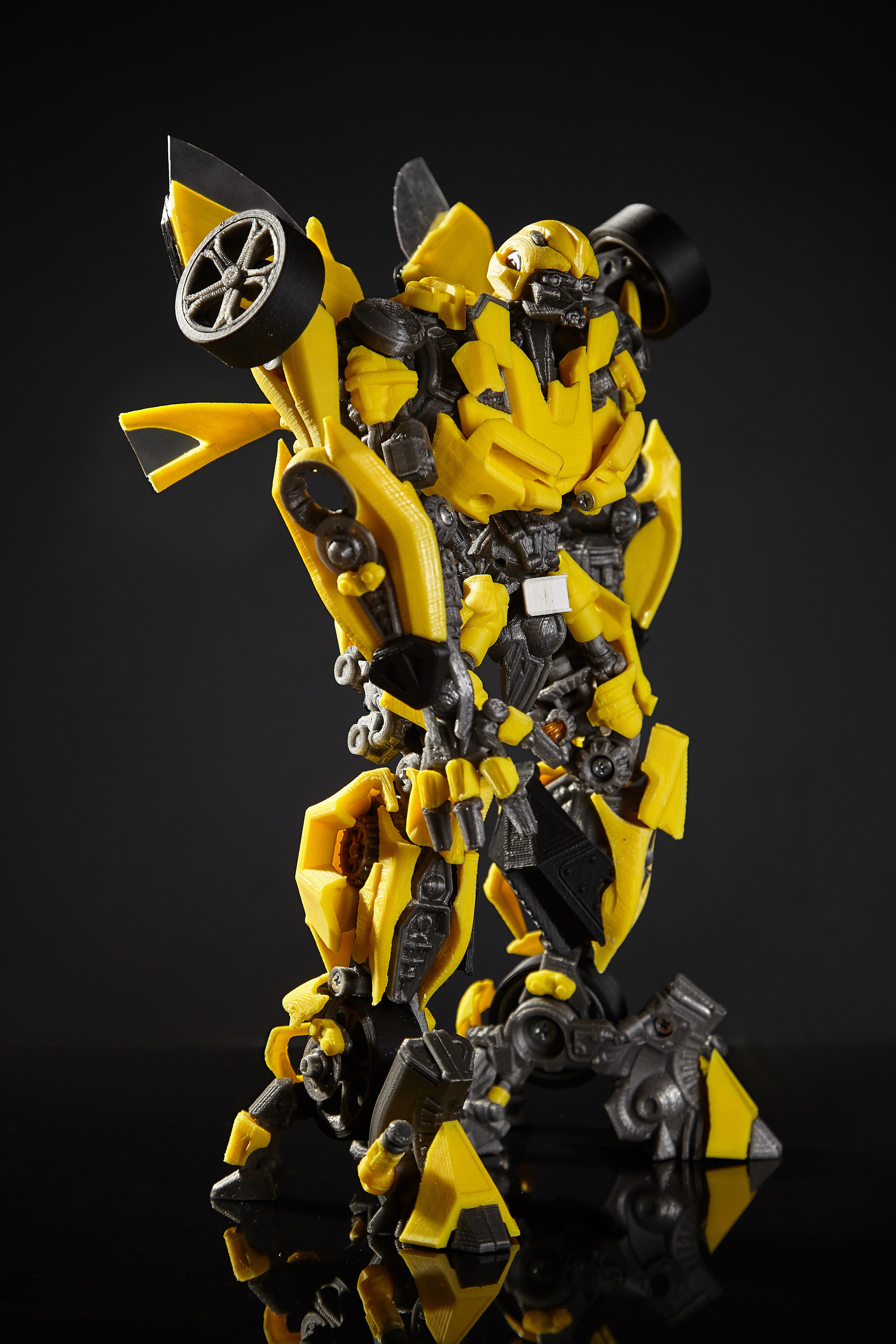 Fully mobile model of the Bumblebee 3D print model_3