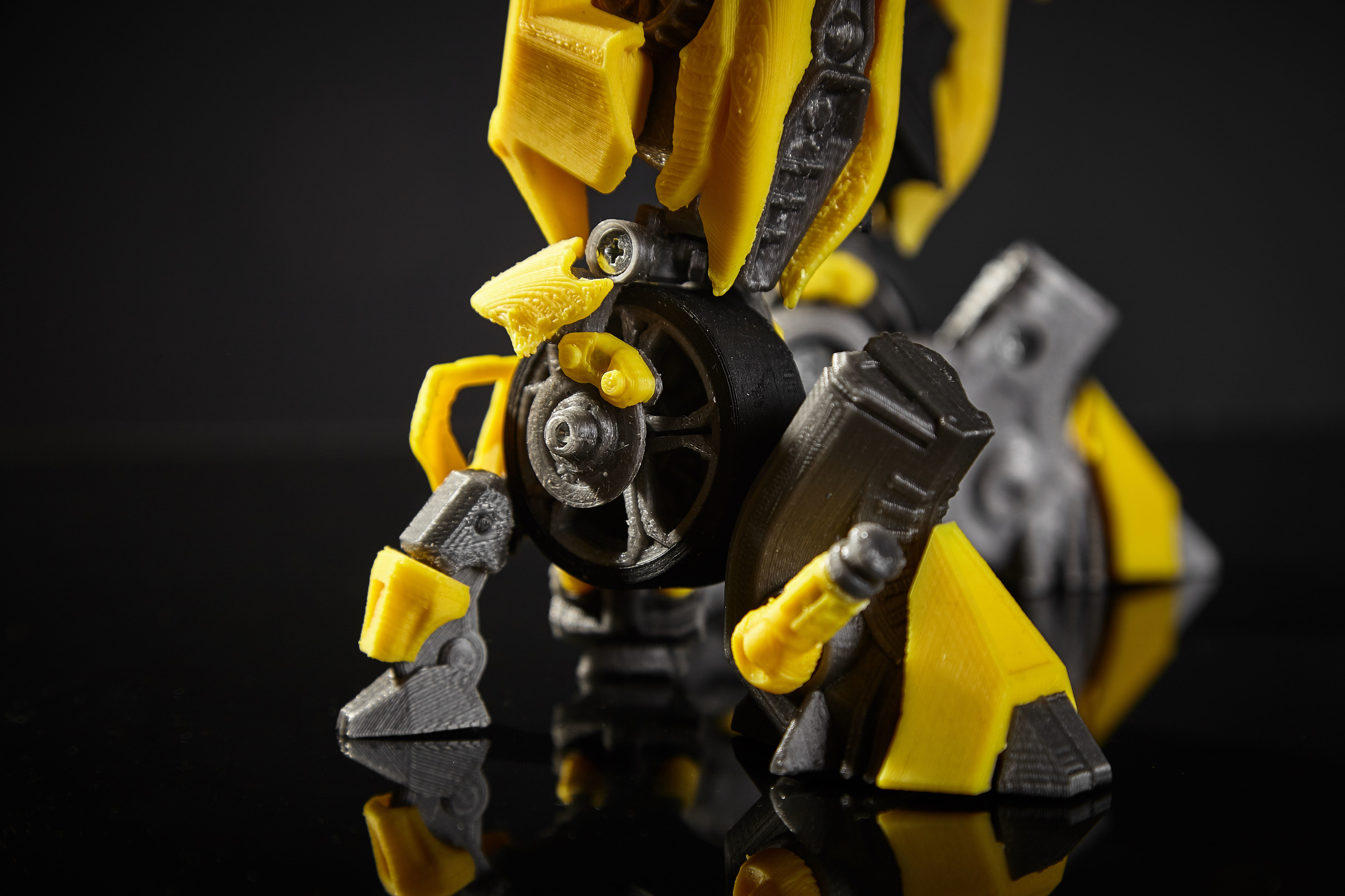 Fully mobile model of the Bumblebee 3D print model_5