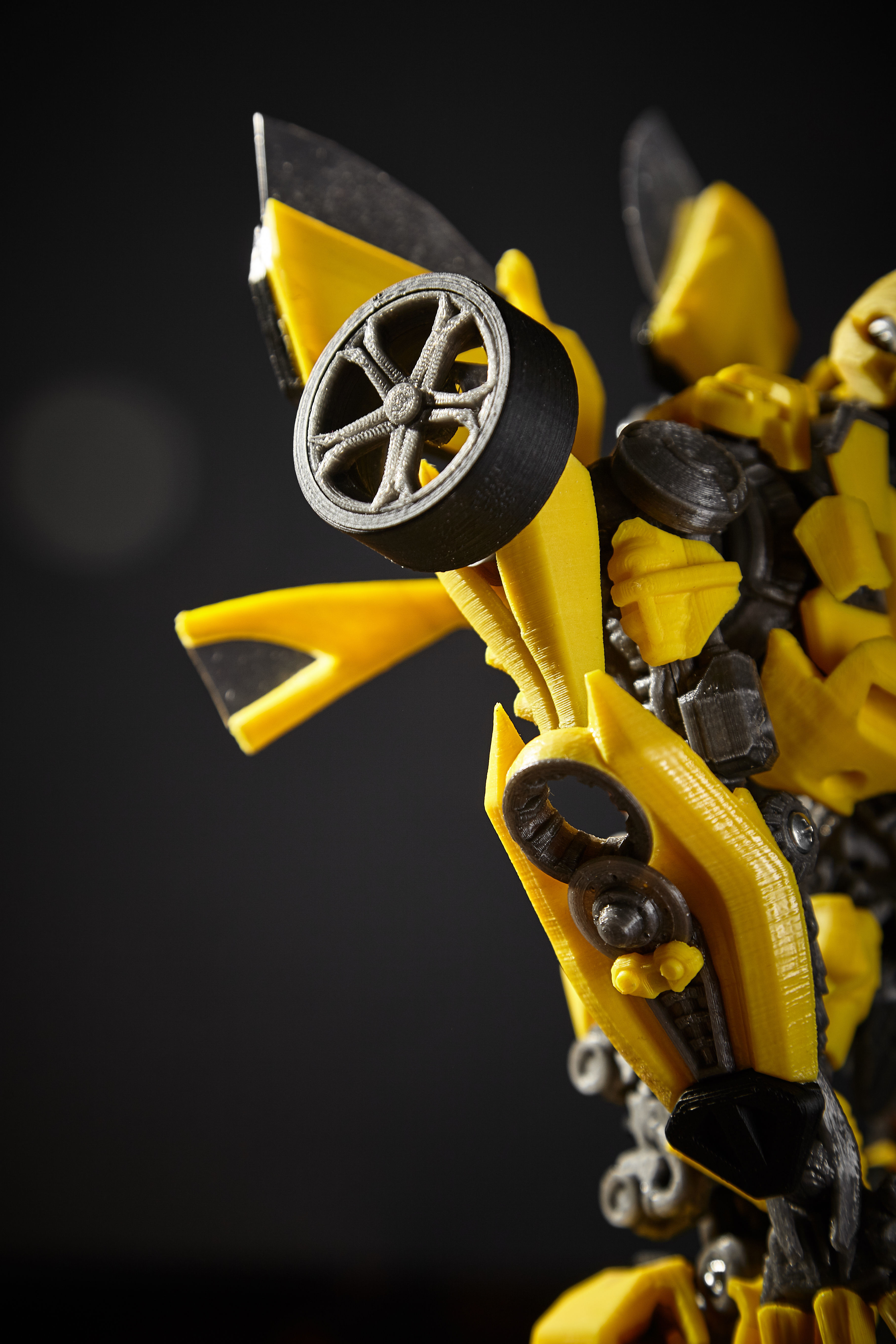 Fully mobile model of the Bumblebee 3D print model_4