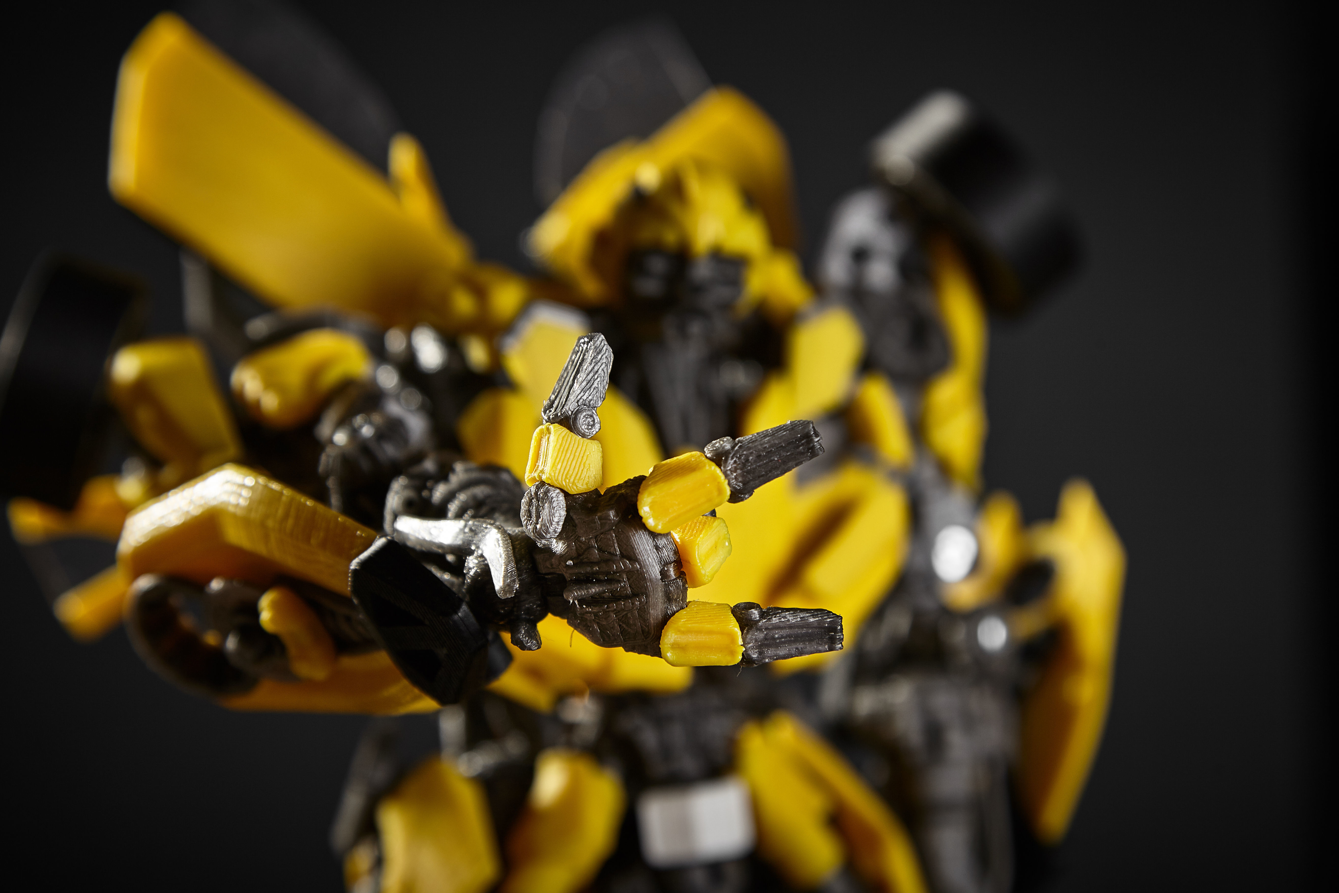 Fully mobile model of the Bumblebee 3D print model_1