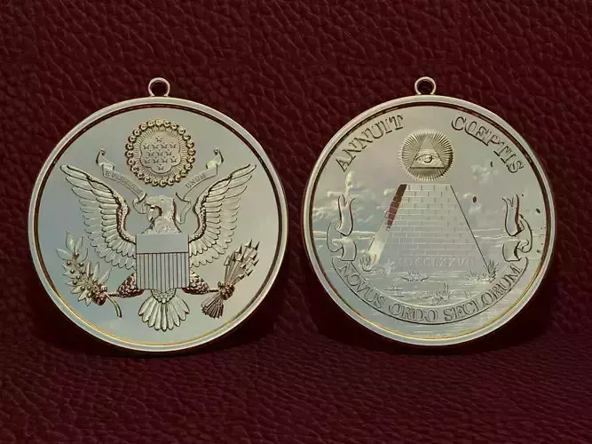 US Great Seal Coin Pendant