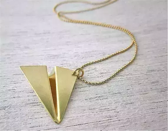 Minimal Plane Necklace