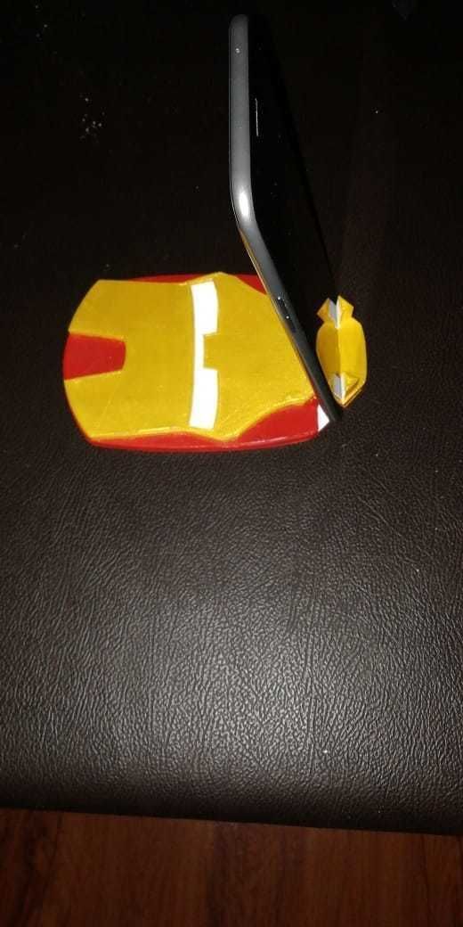 Stand cell phone Iron Man 3D print model_3