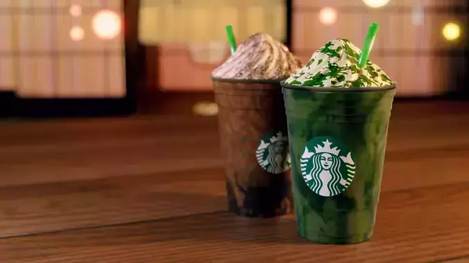 Starbucks two drinks on wooden table Free 3D model