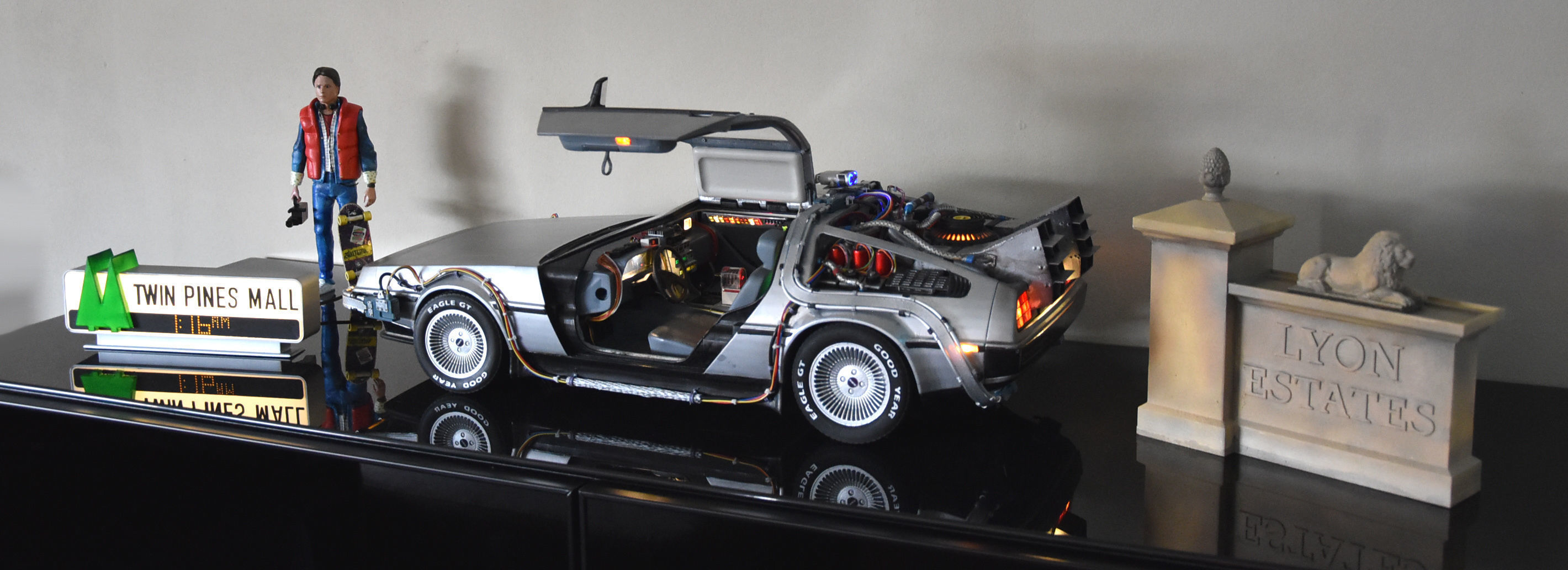 LYON ESTATES Gate Back to the Future  3D print model_3