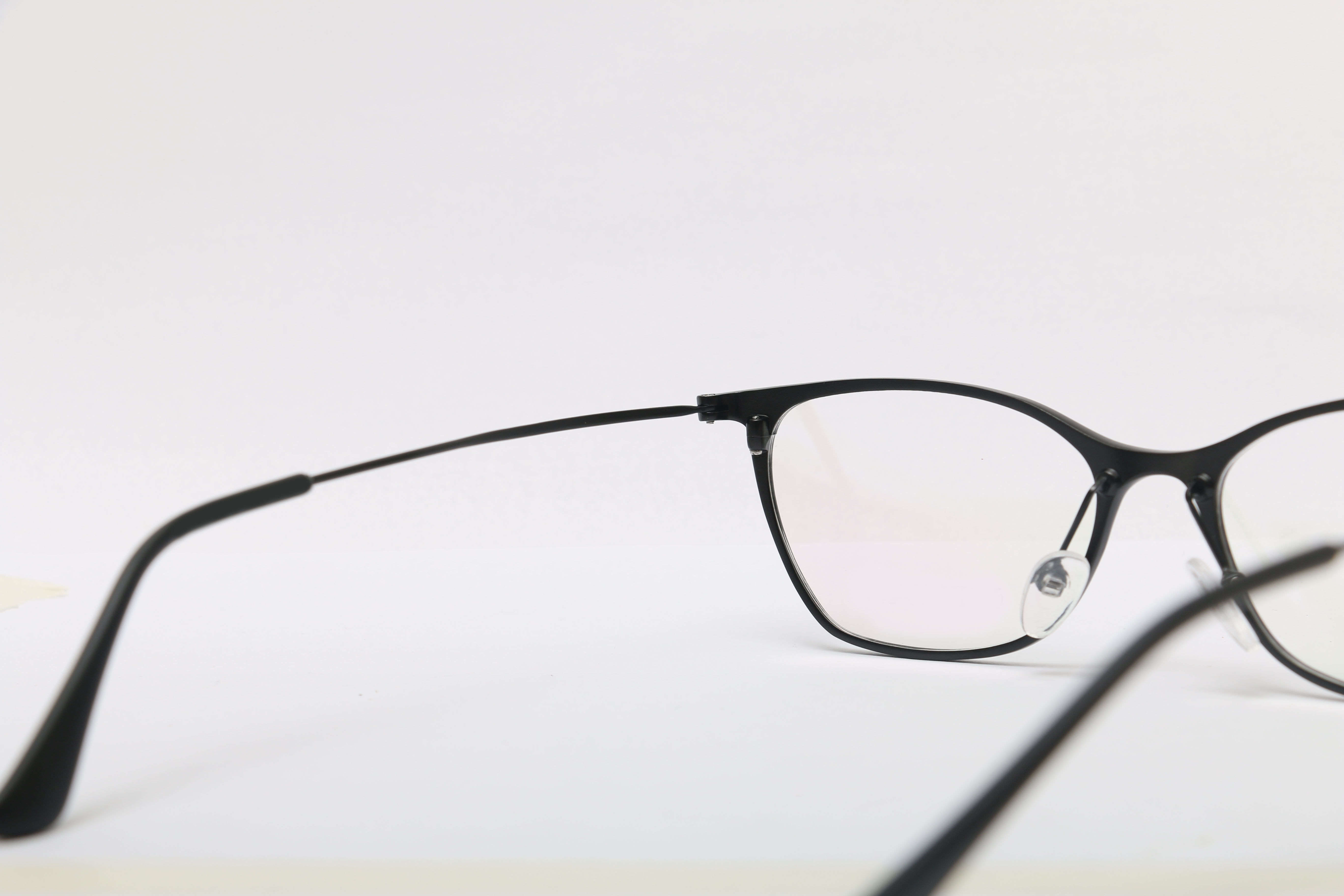 Eyeglasses for Men and Women 3D print model_9