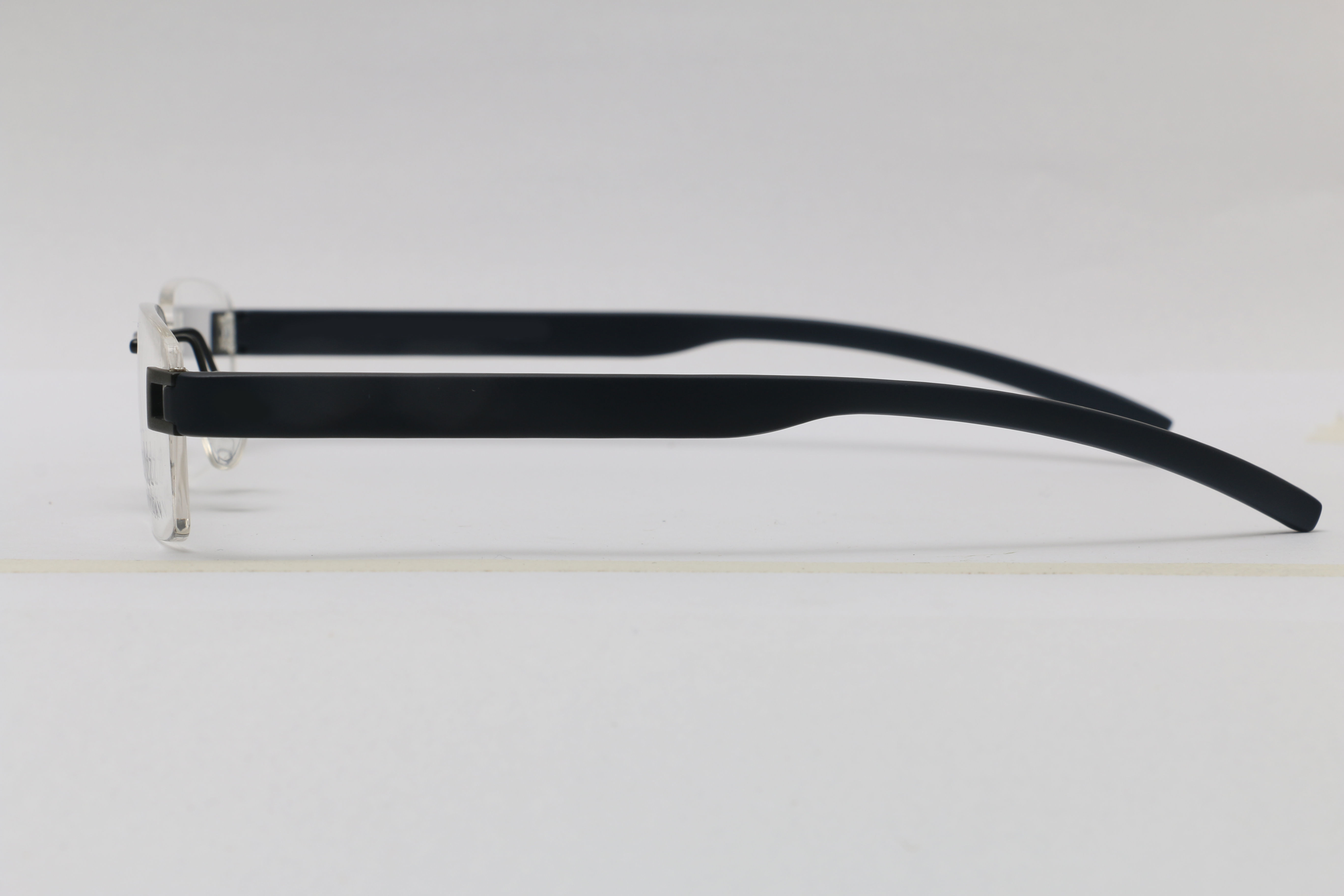 Eyeglasses for Men and Women 3D print model_9