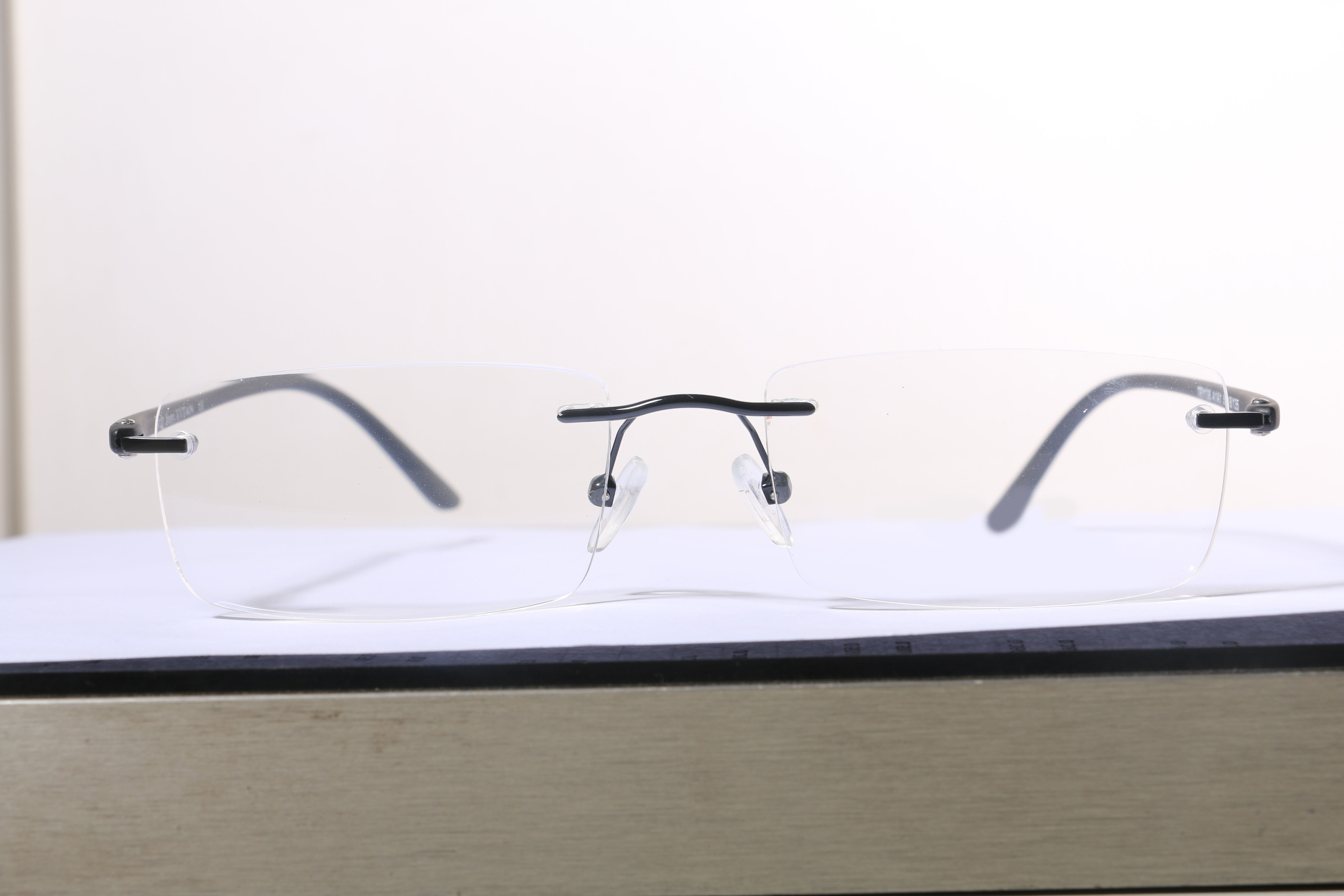 Eyeglasses for Men and Women 3D print model_9