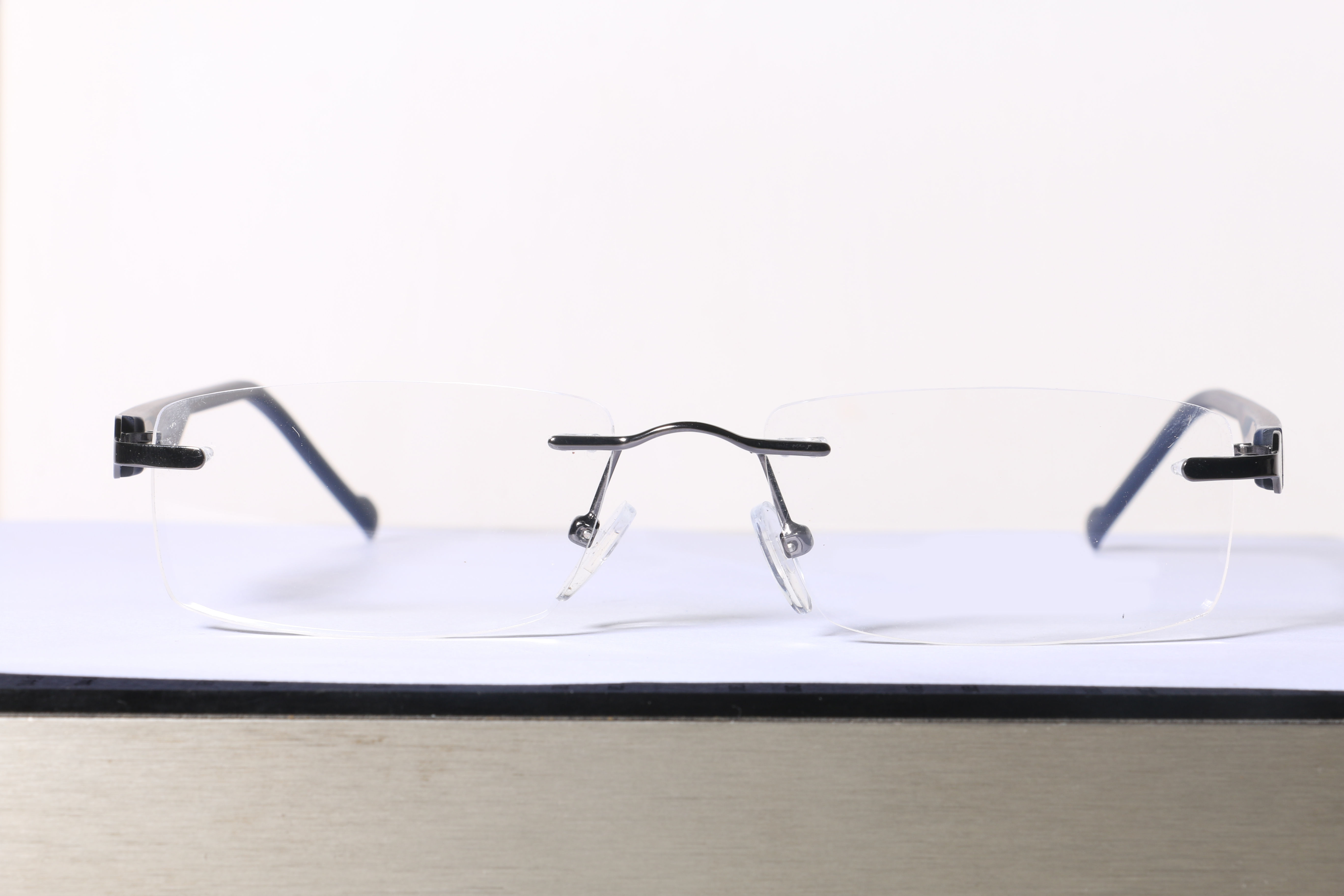 Eyeglasses for Men and Women 3D print model_9