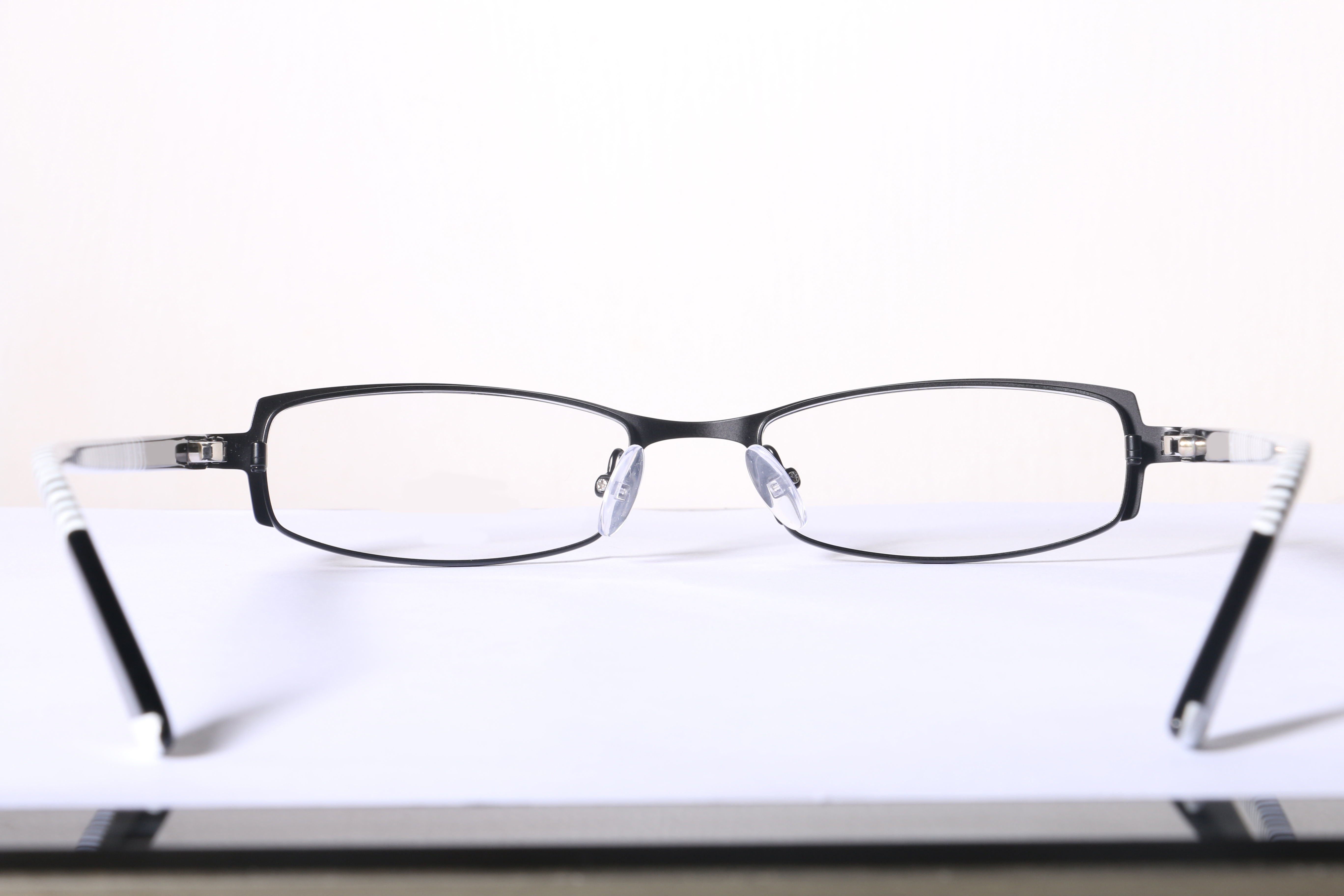 Eyeglasses for Men and Women 3D print model_11