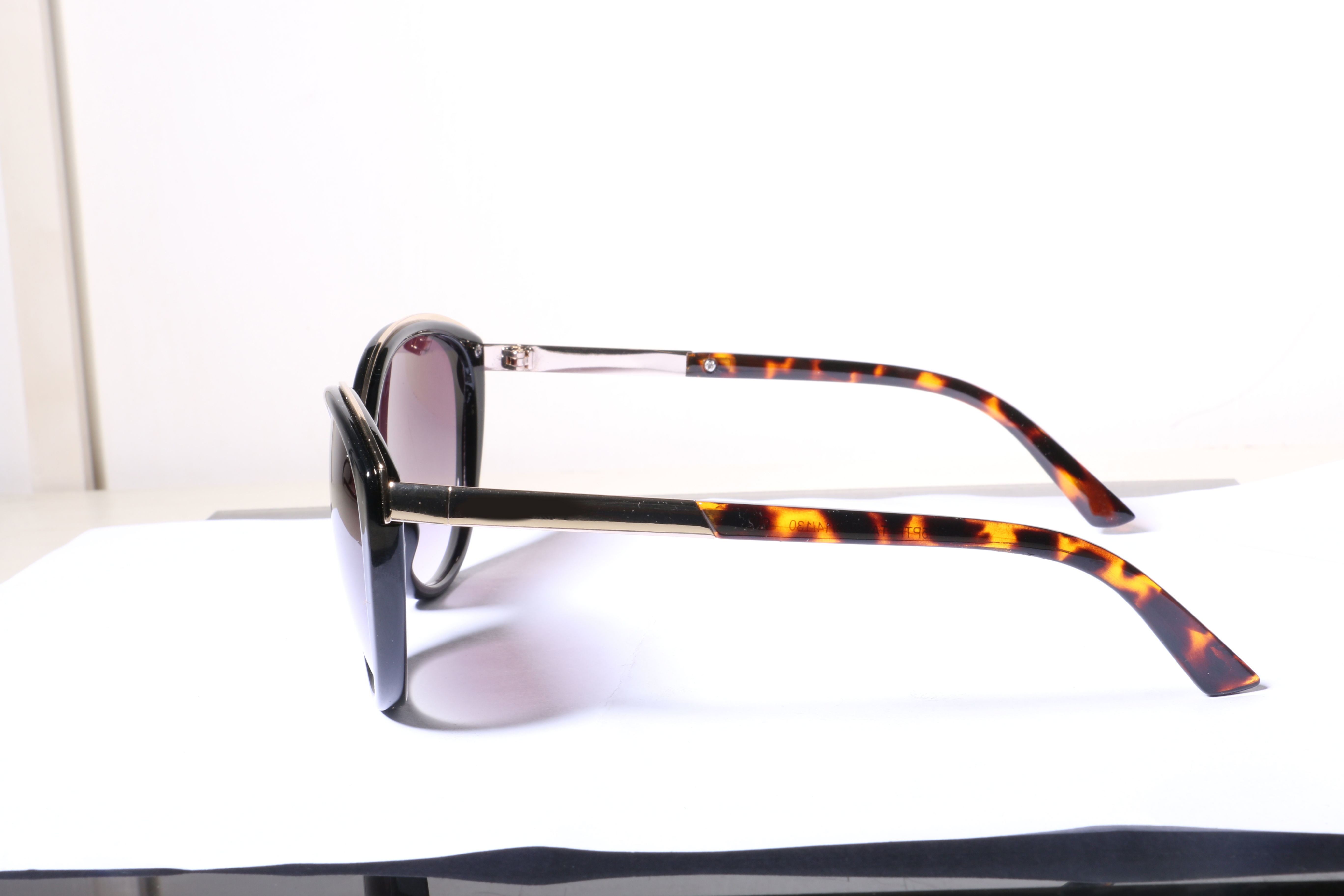 Eyeglasses for Men and Women 3D print model_18