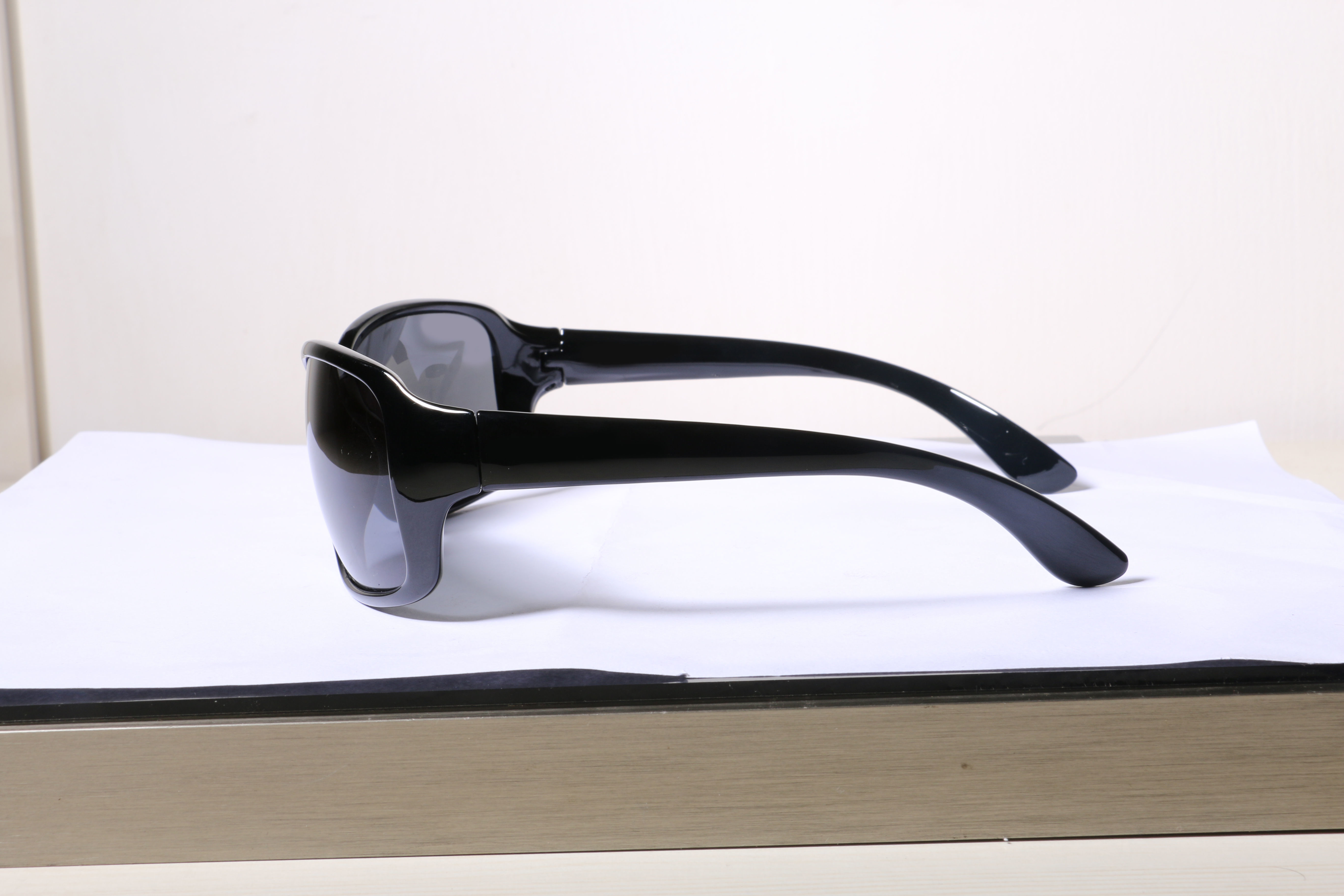 Eyeglasses for Men and Women 3D print model_14