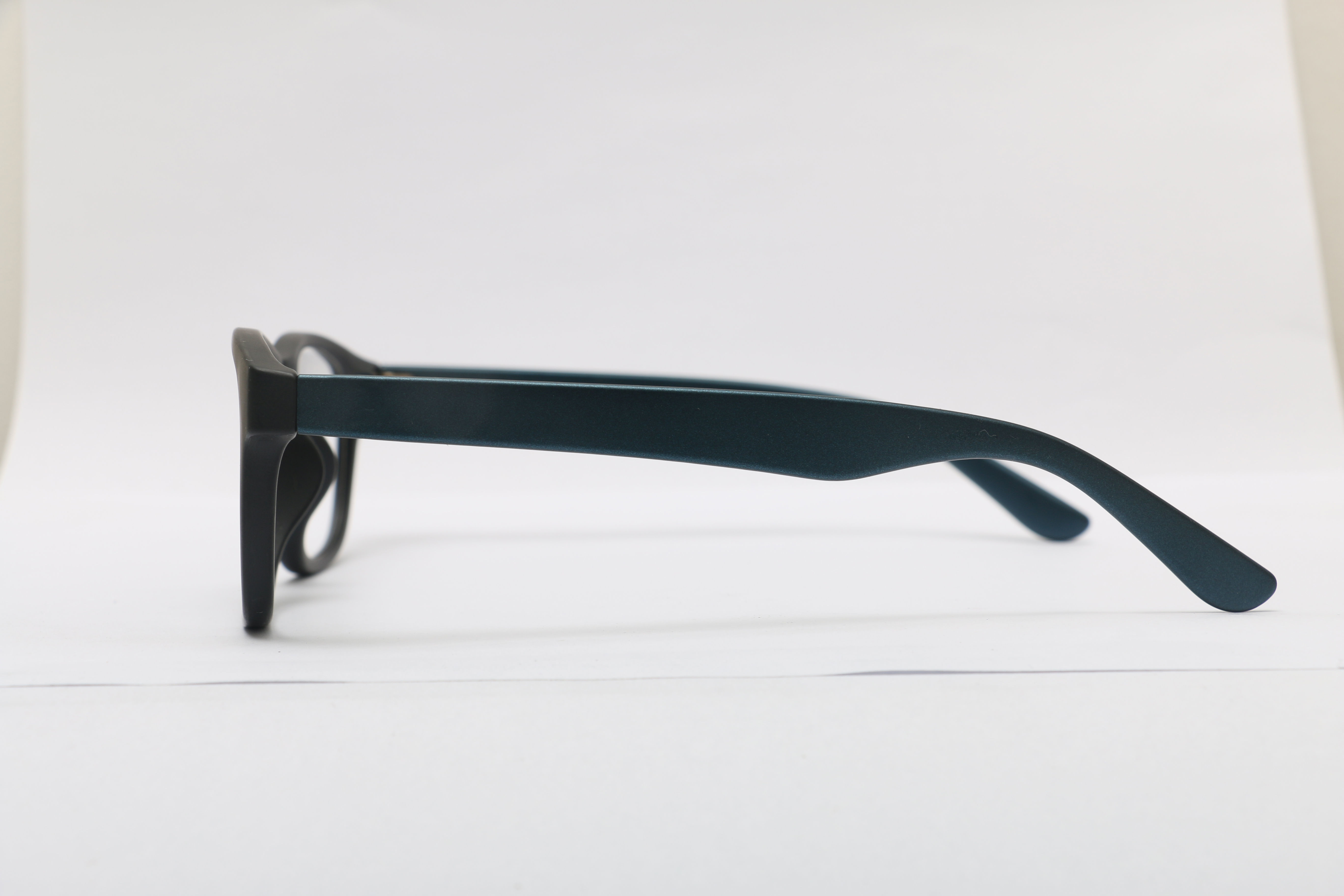 Eyeglasses for Men and Women 3D print model_9