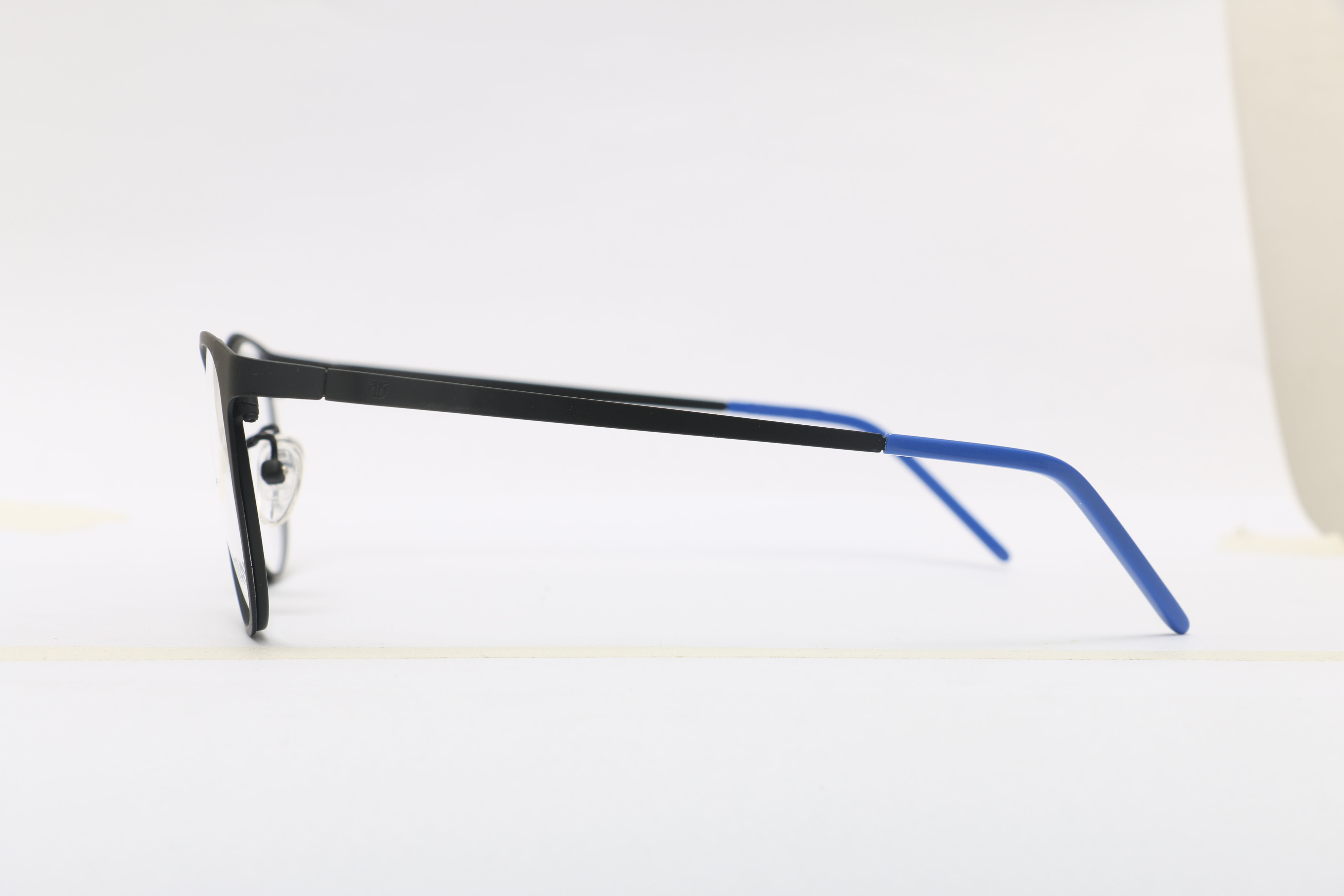 Eyeglasses for Men and Women 3D print model_9
